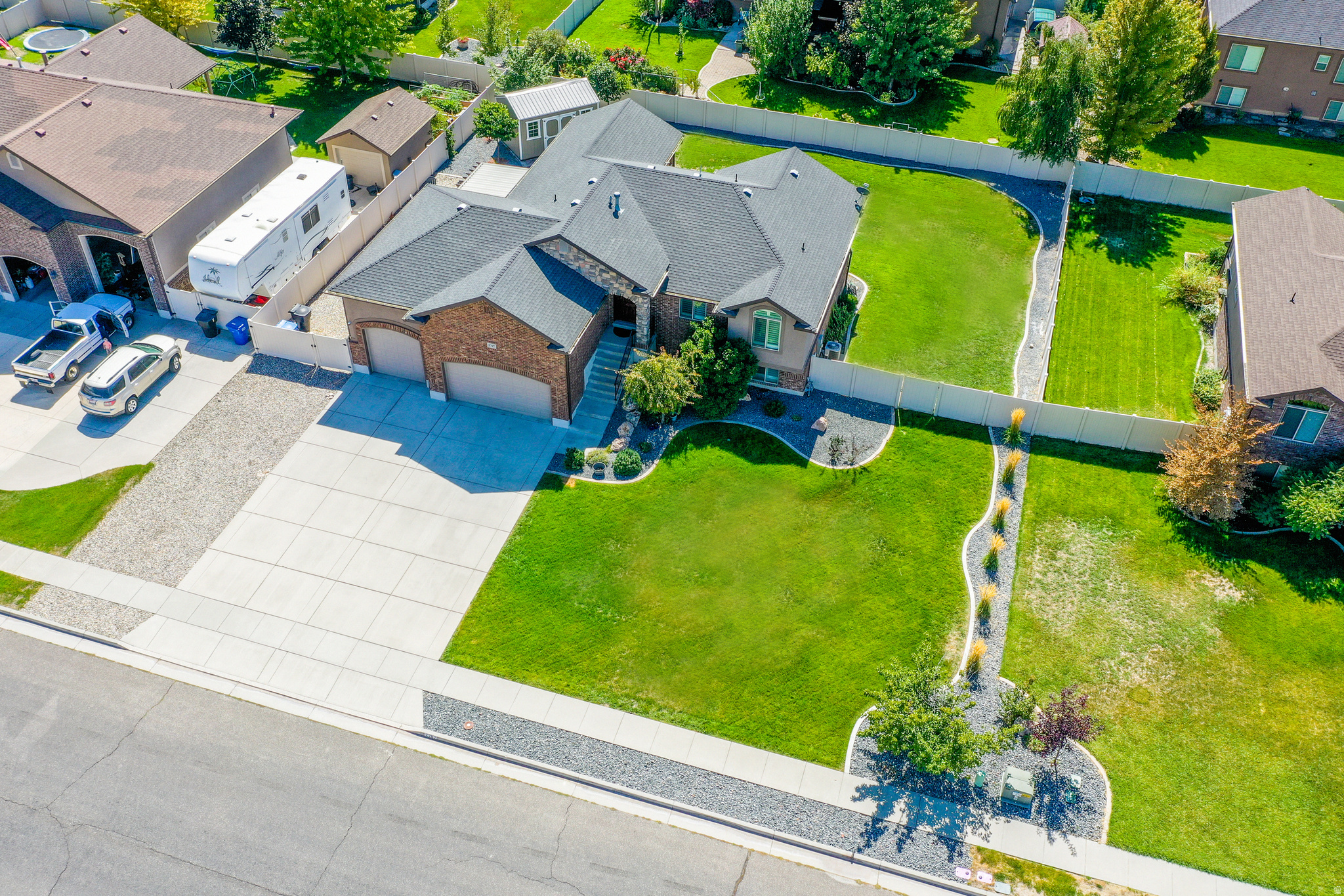 main property photo 30