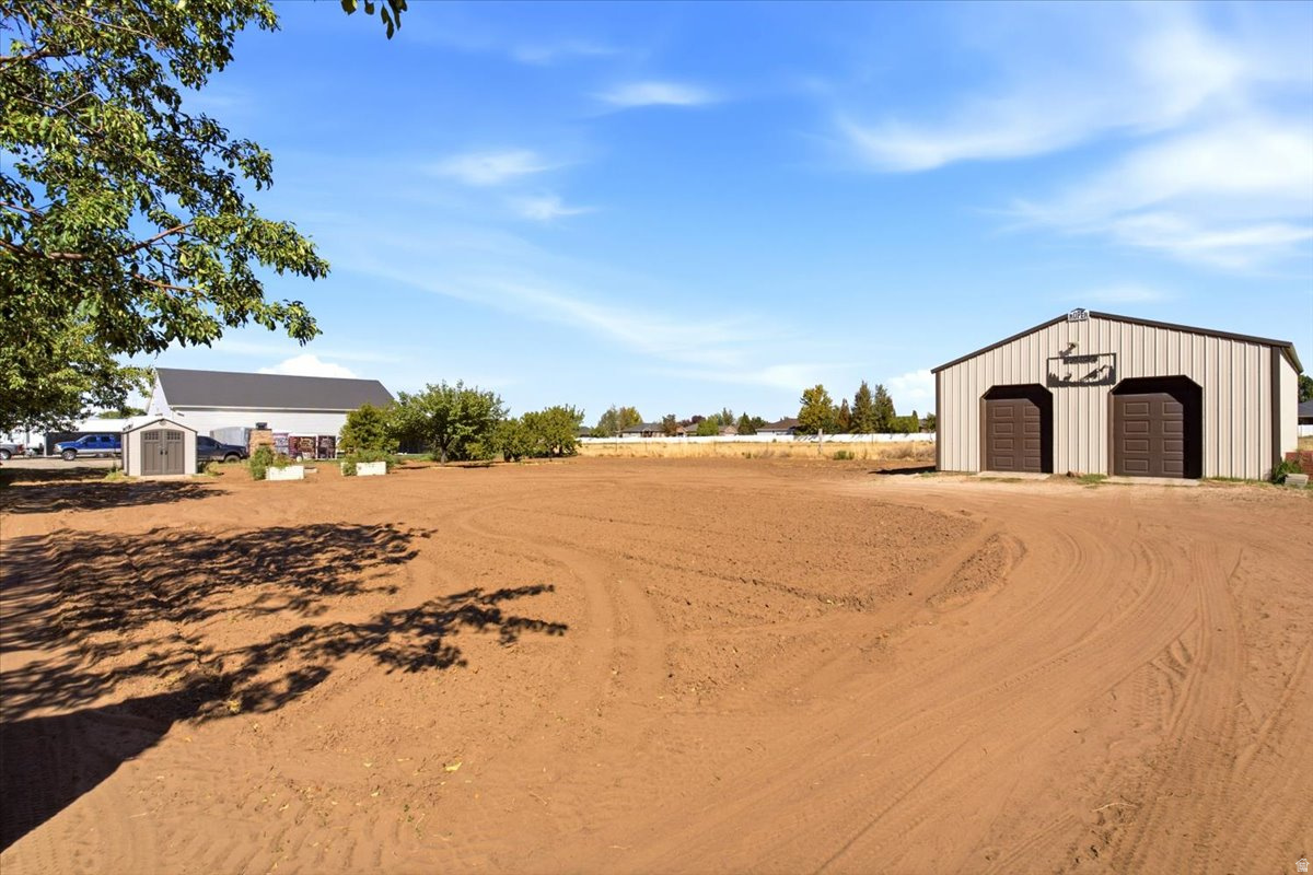 main property photo 22