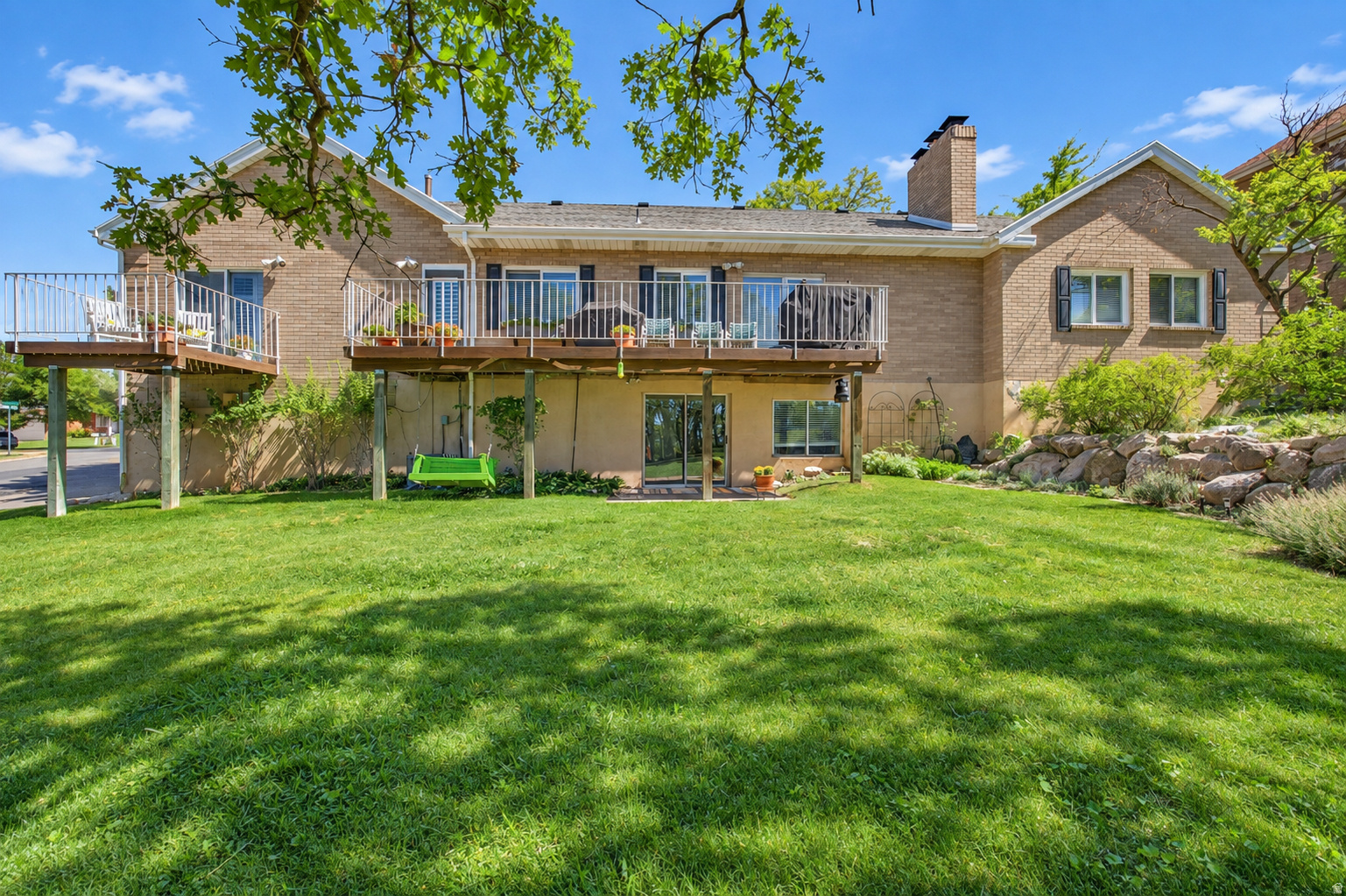 main property photo 27
