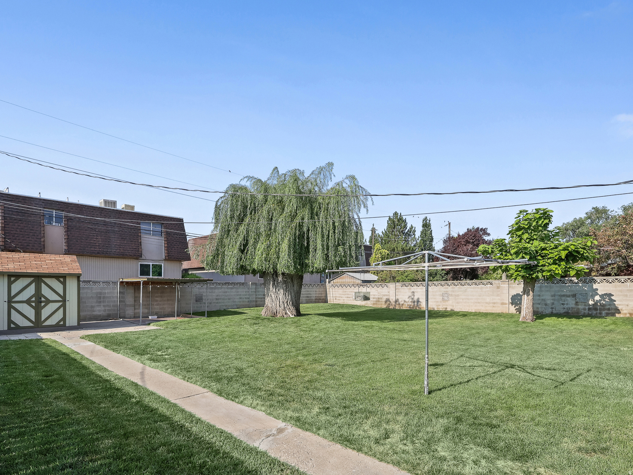 main property photo 28