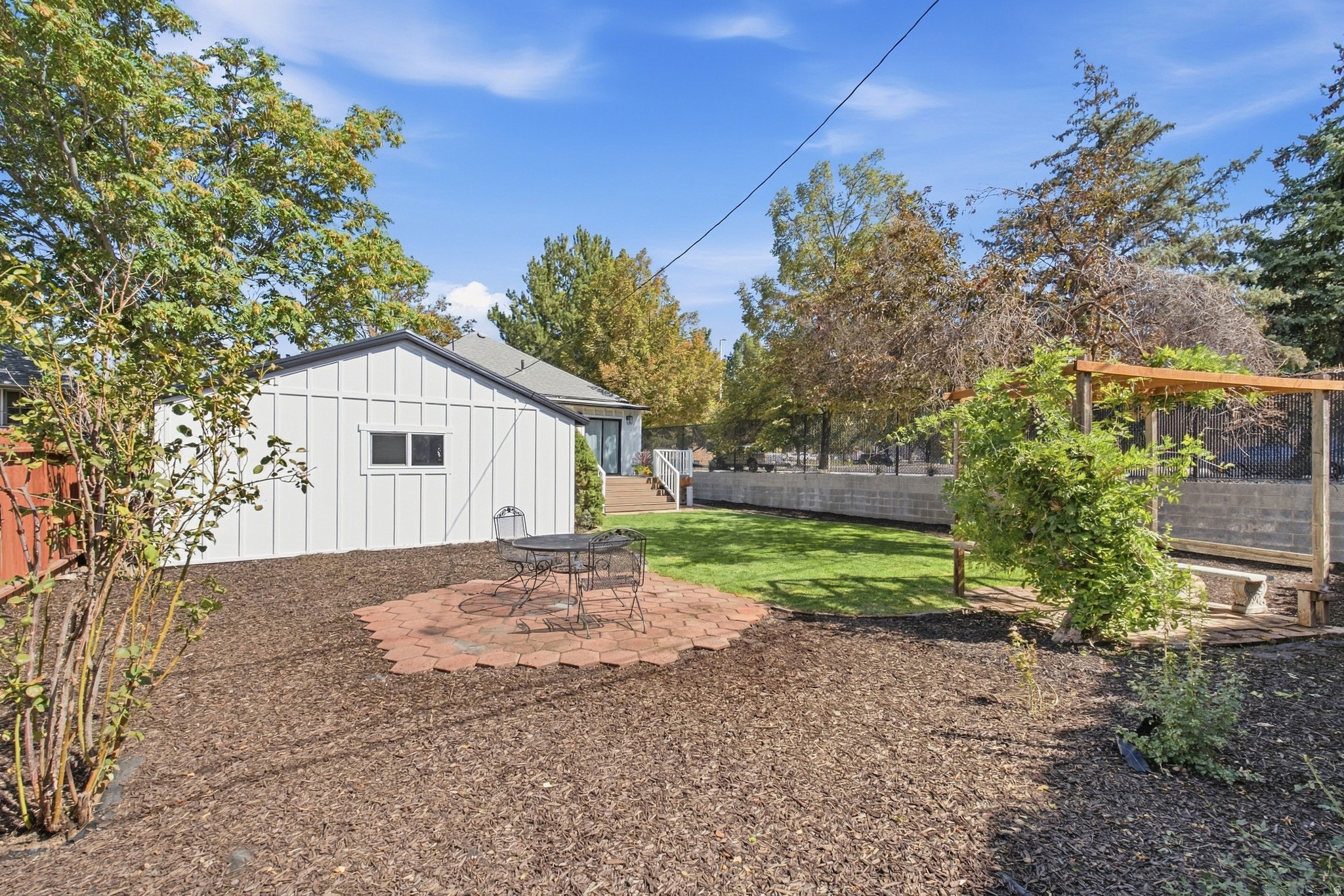 main property photo 30