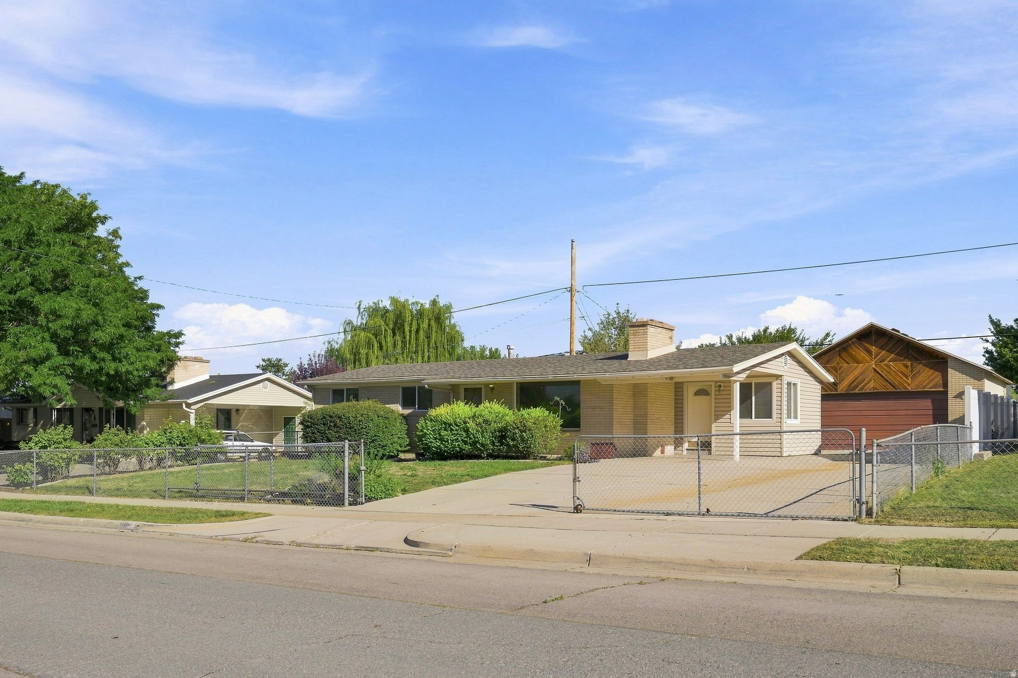 main property photo 29