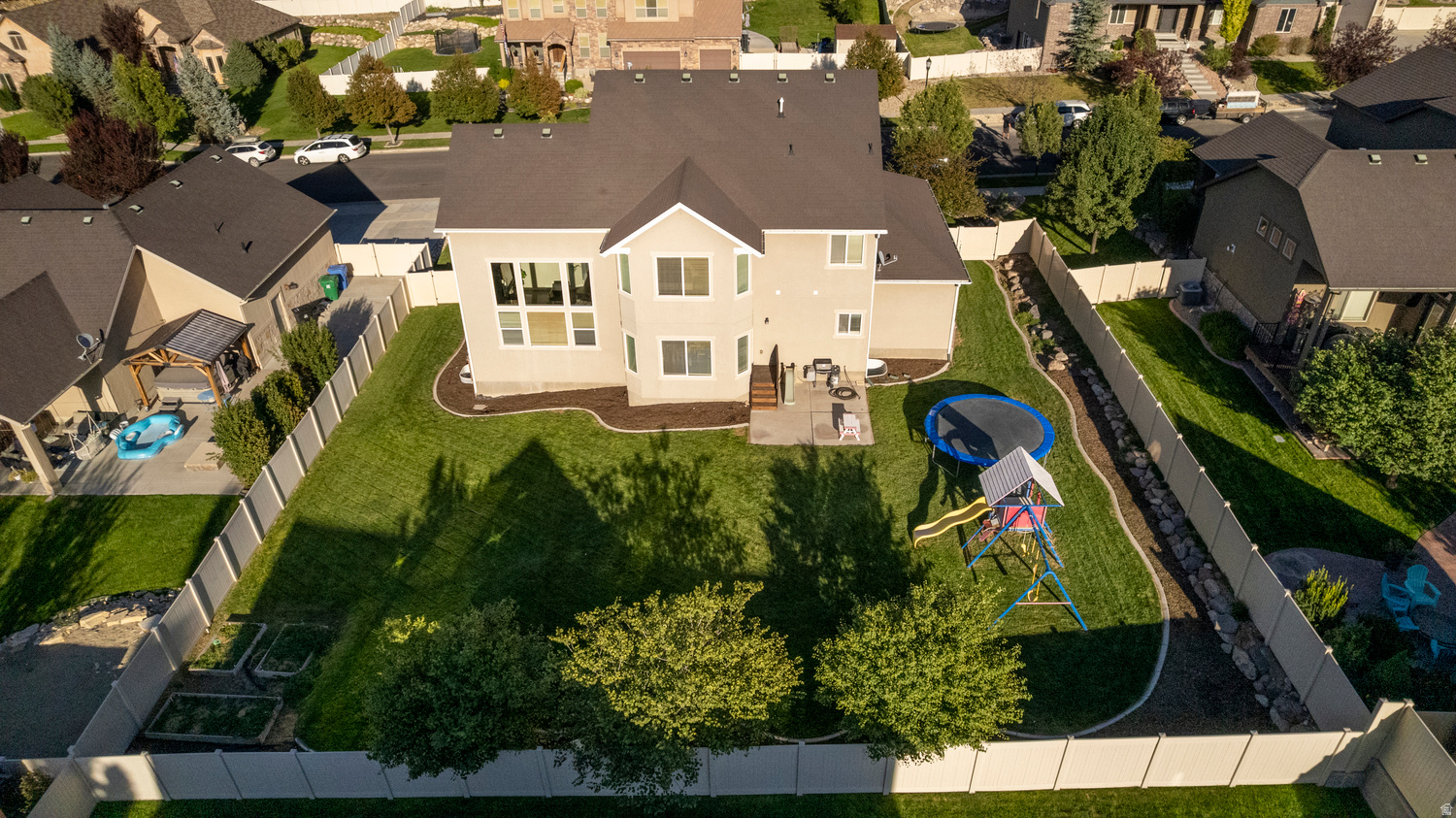 main property photo 41