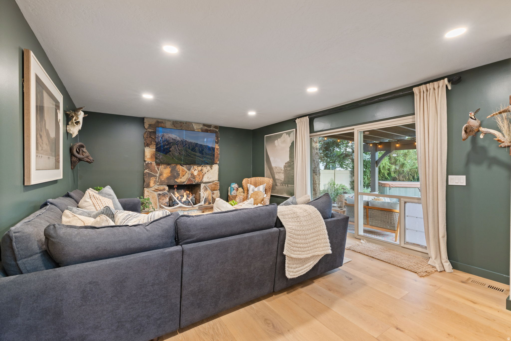 main property photo 27