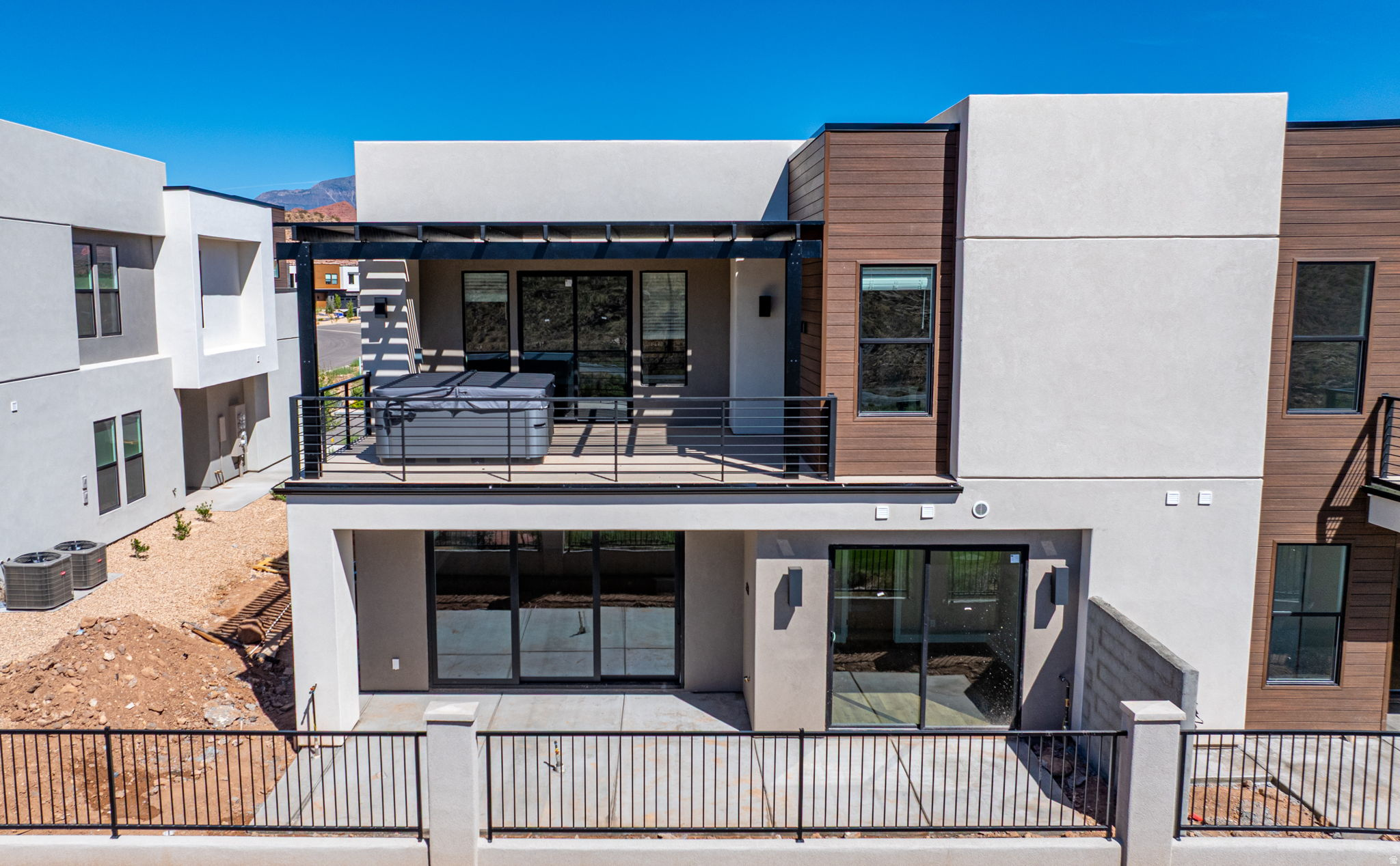 main property photo 23