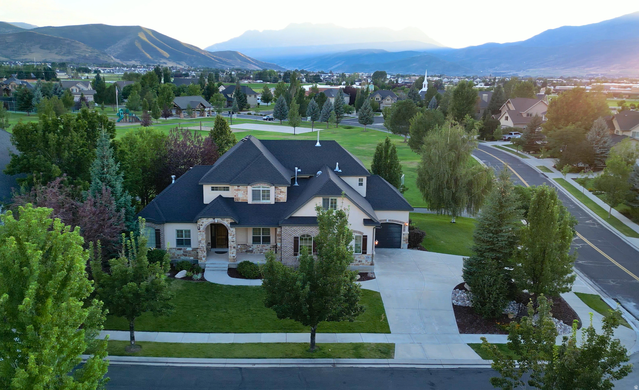 main property photo 32