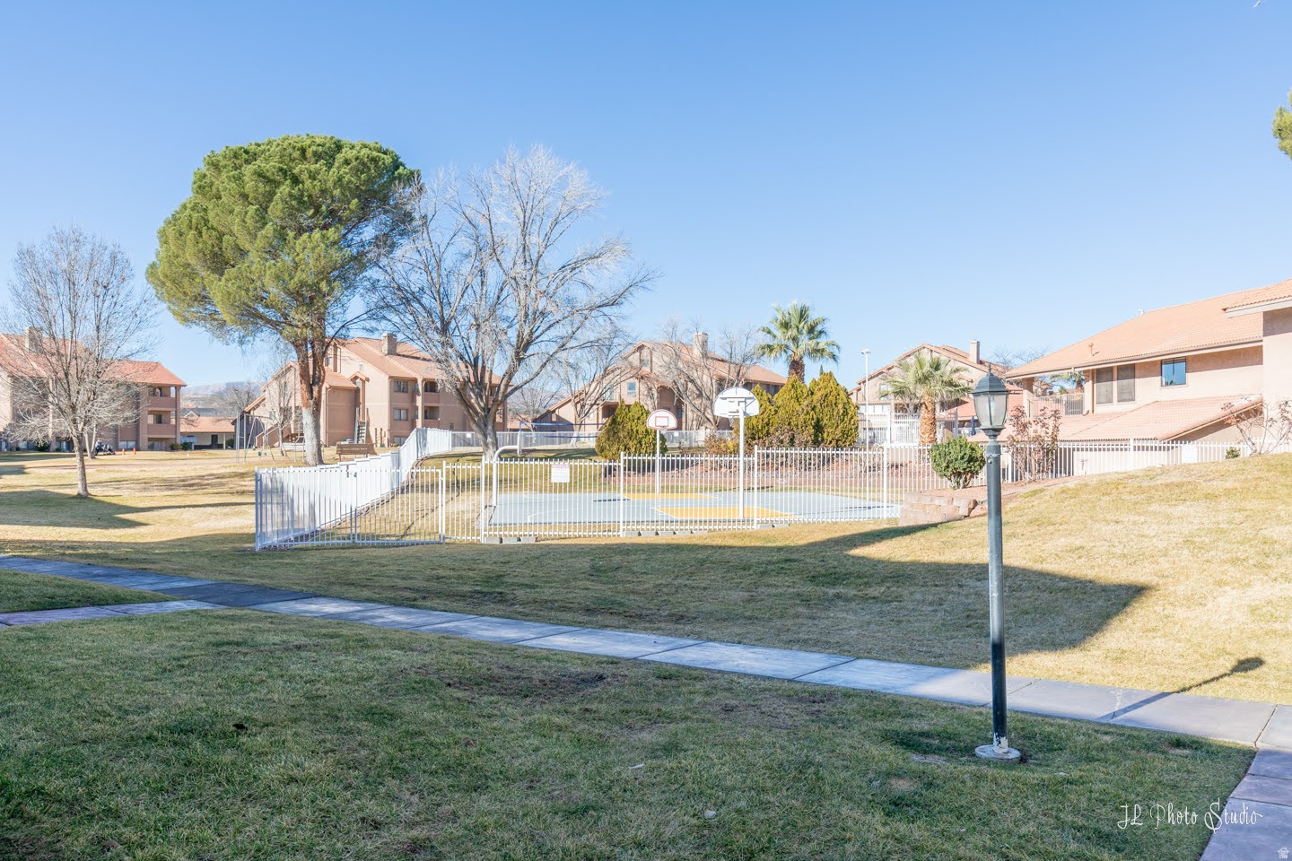 main property photo 17