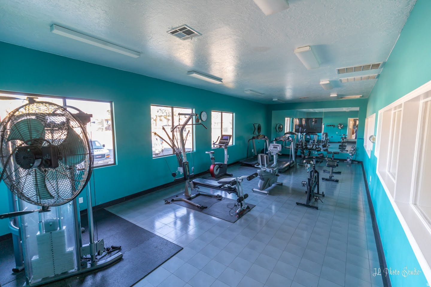 main property photo 23