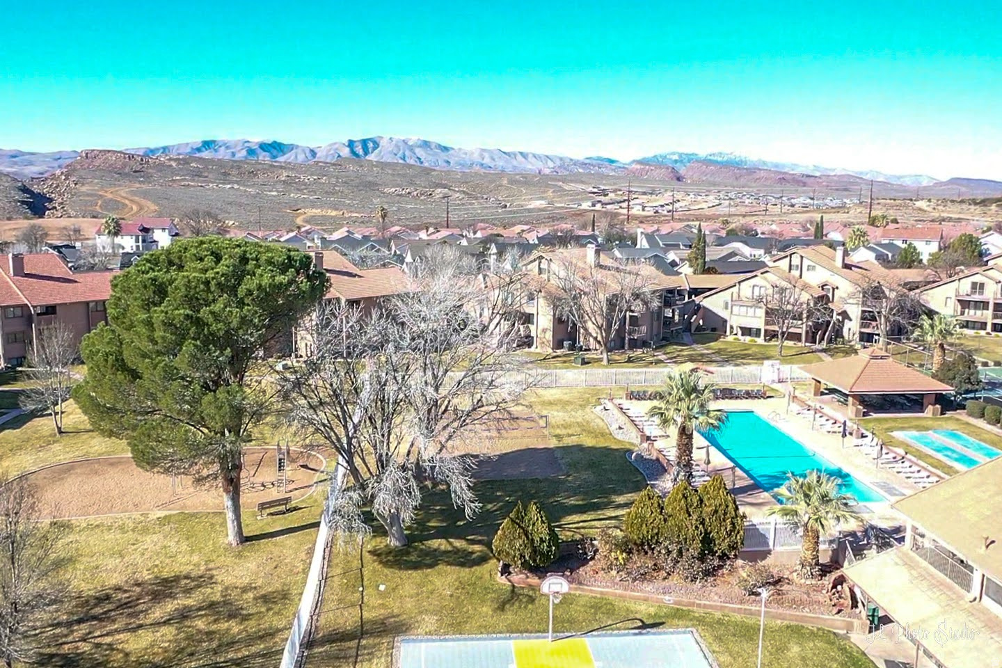 main property photo 32