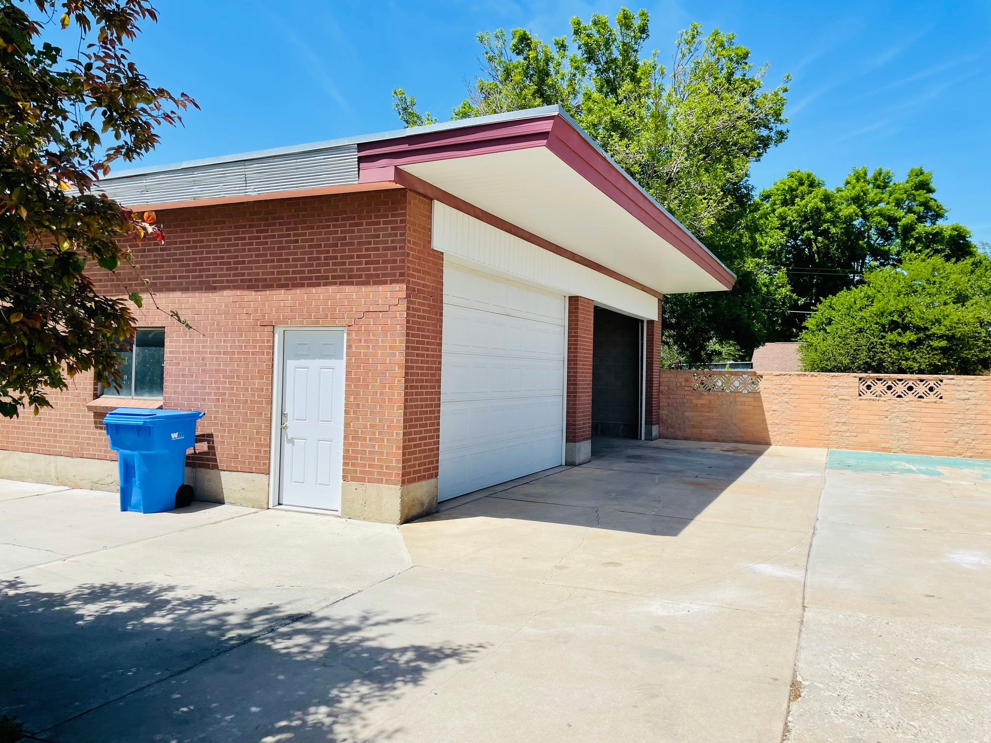 main property photo 8