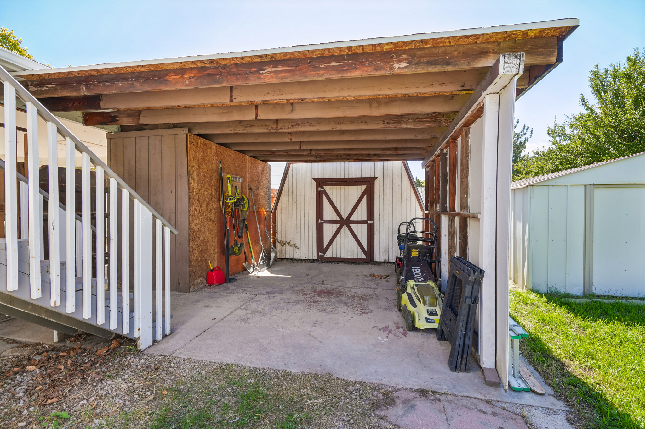 main property photo 30