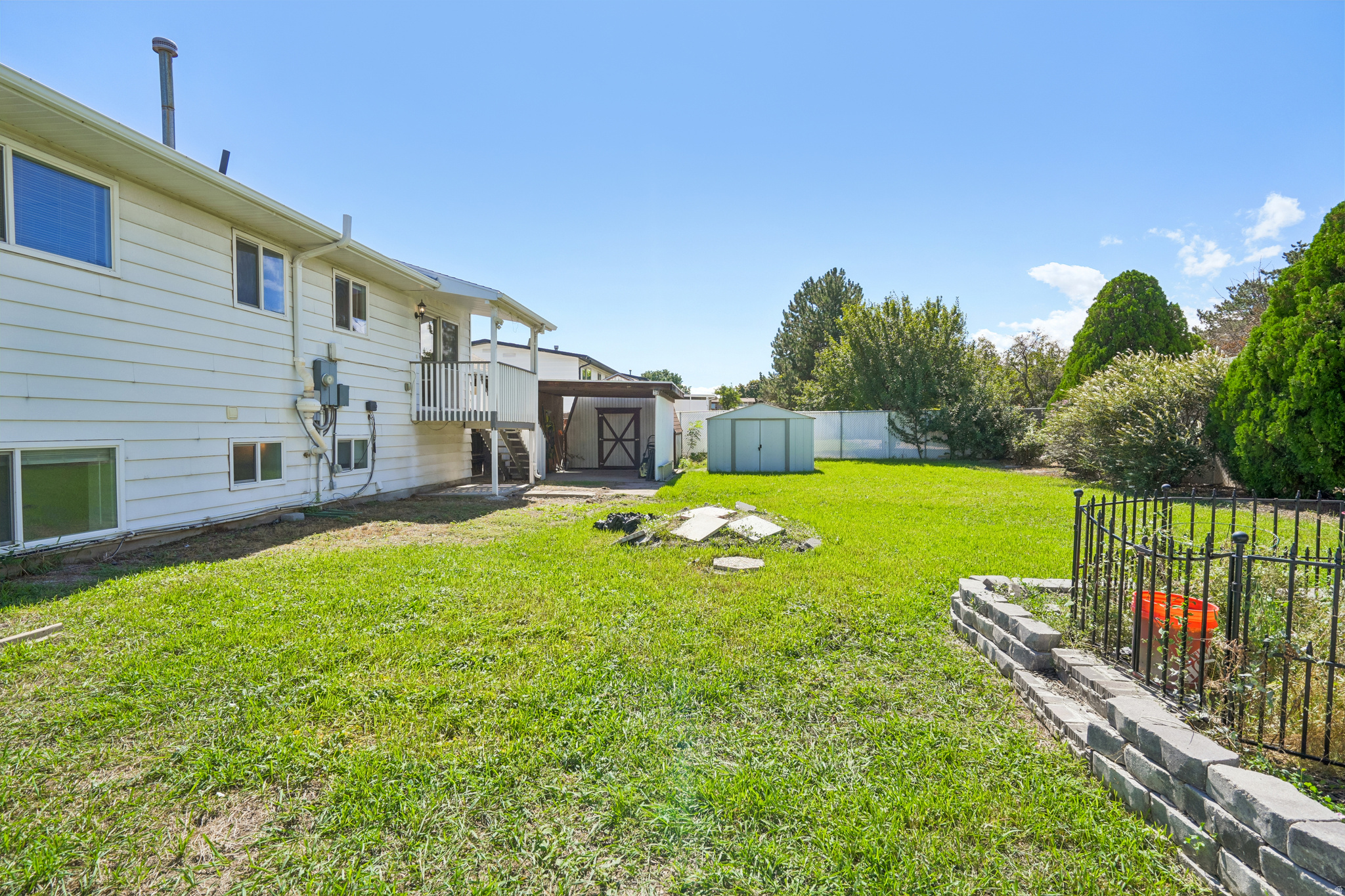 main property photo 33