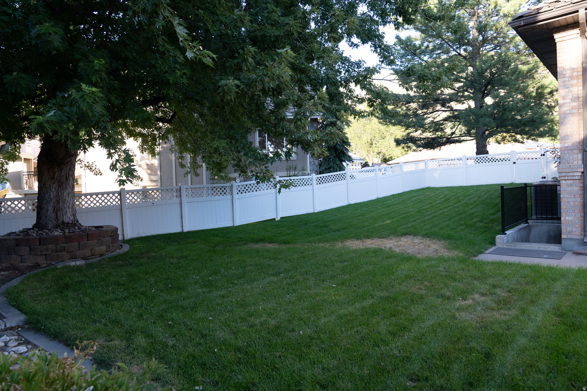 main property photo 50
