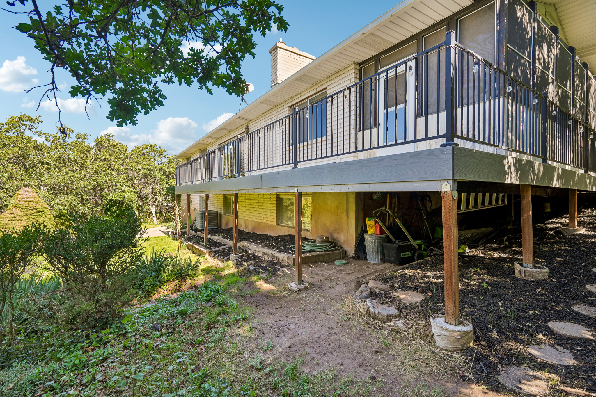 main property photo 34