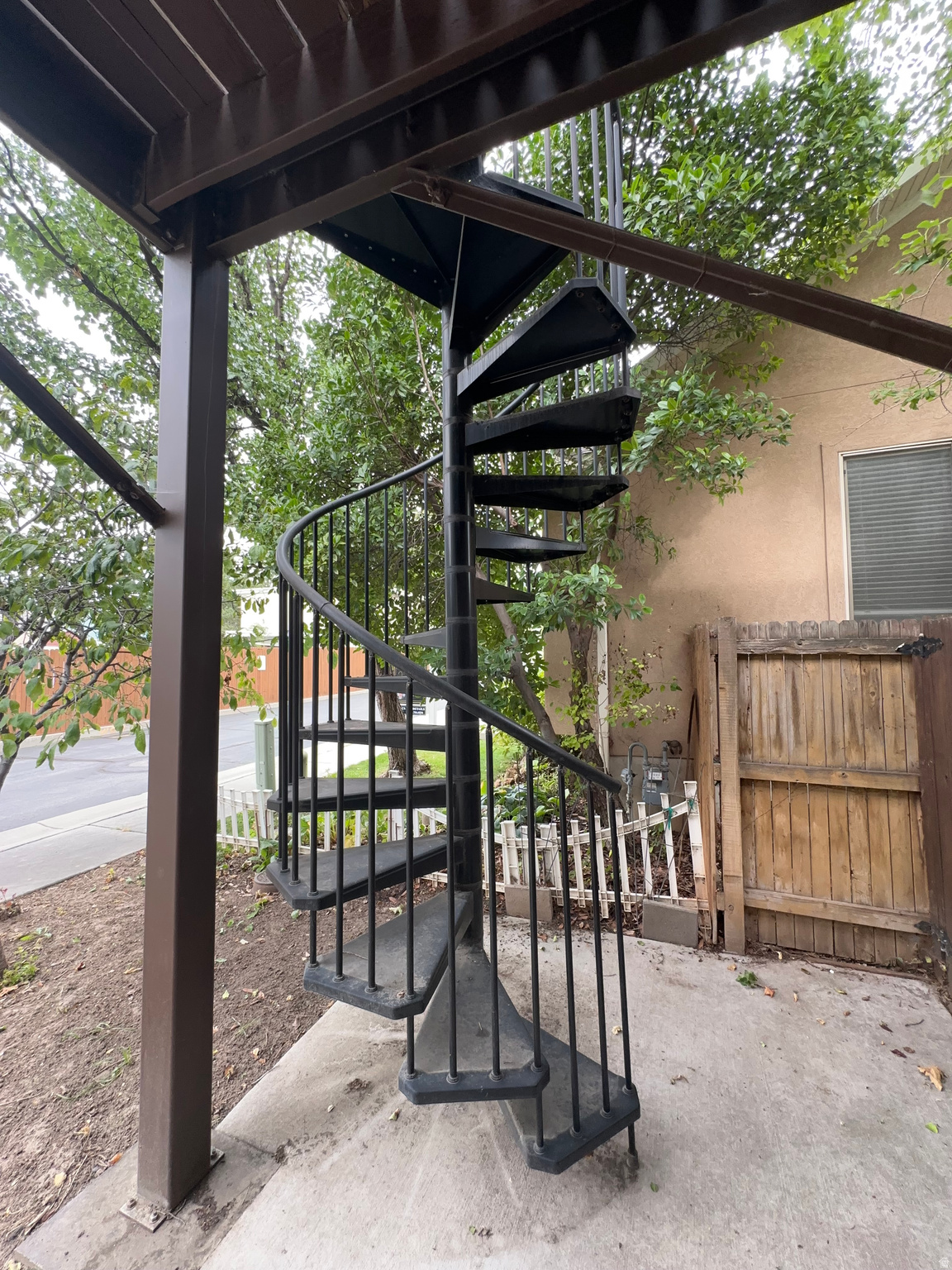 main property photo 40