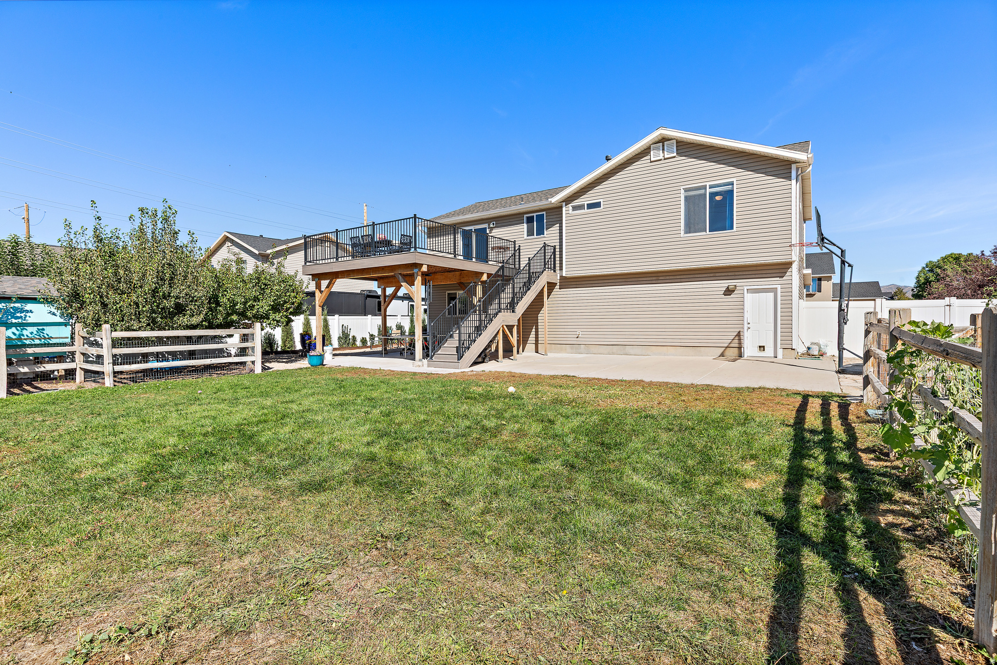 main property photo 21