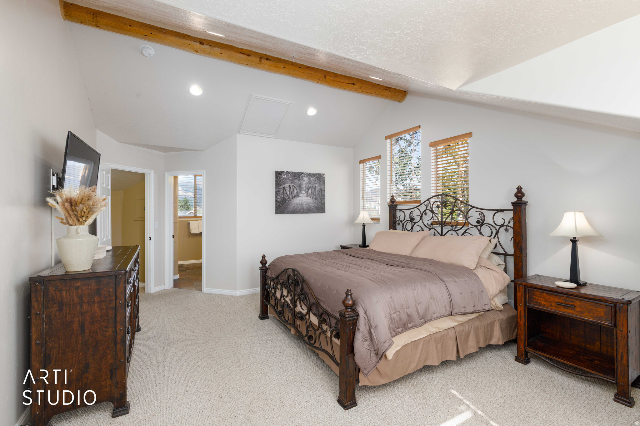 main property photo 14