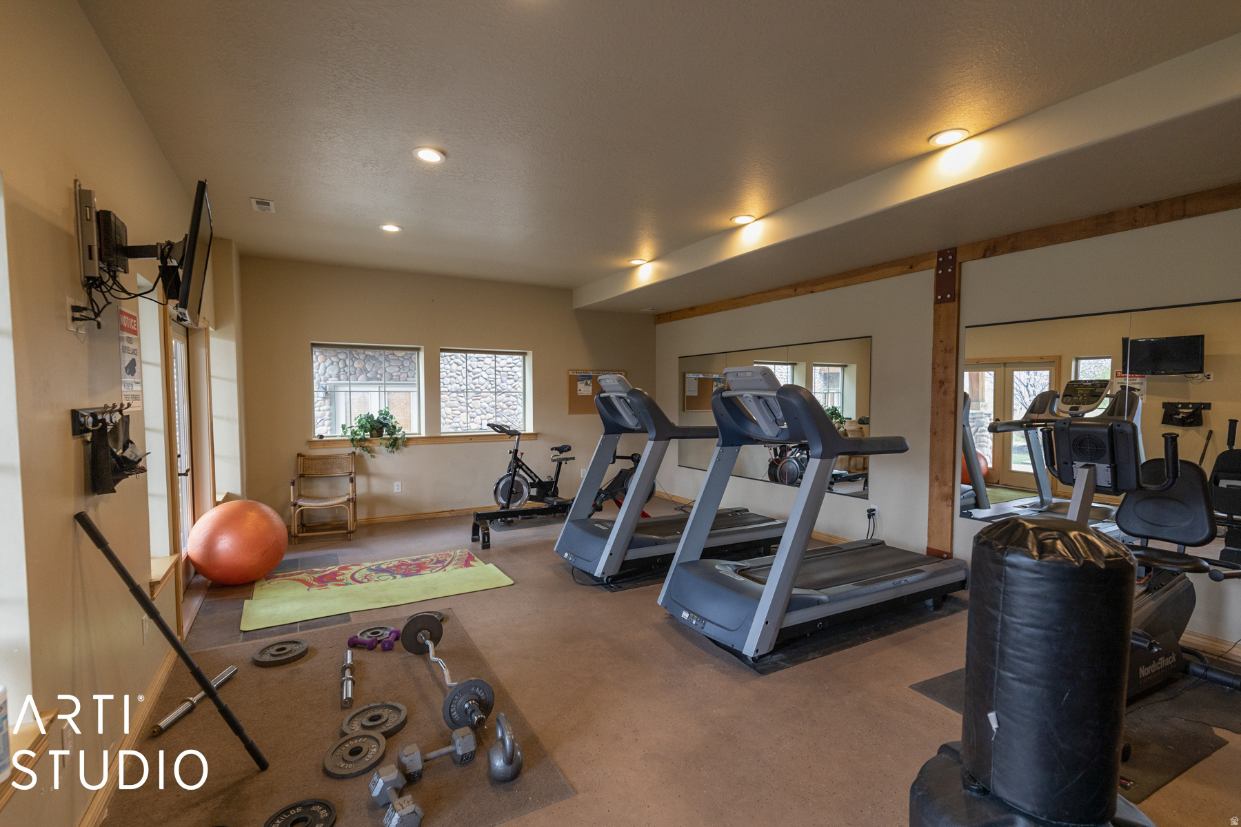 main property photo 34