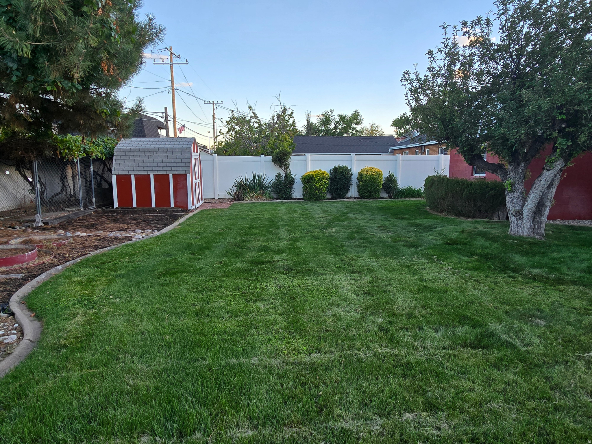 main property photo 27