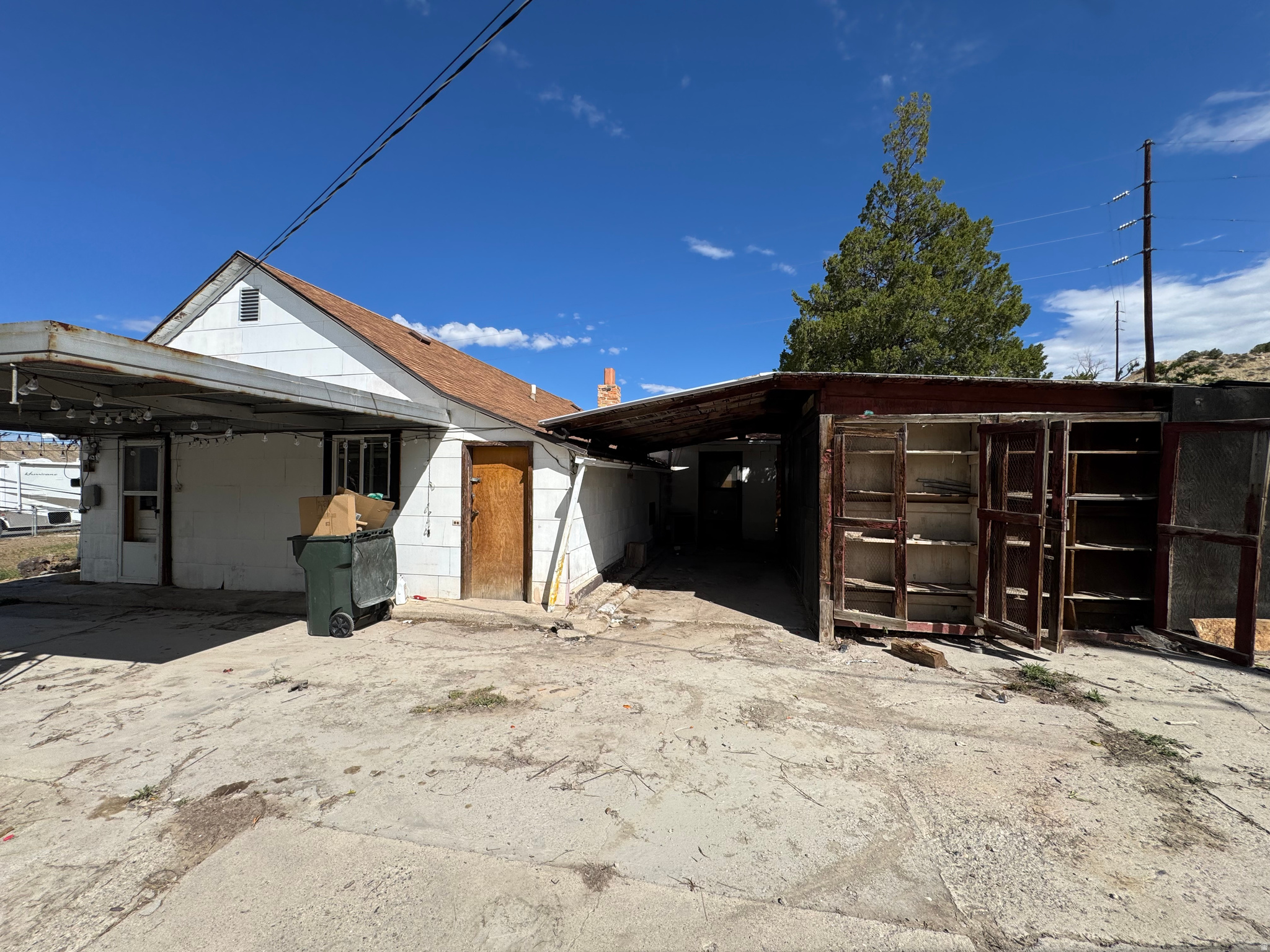 main property photo 28