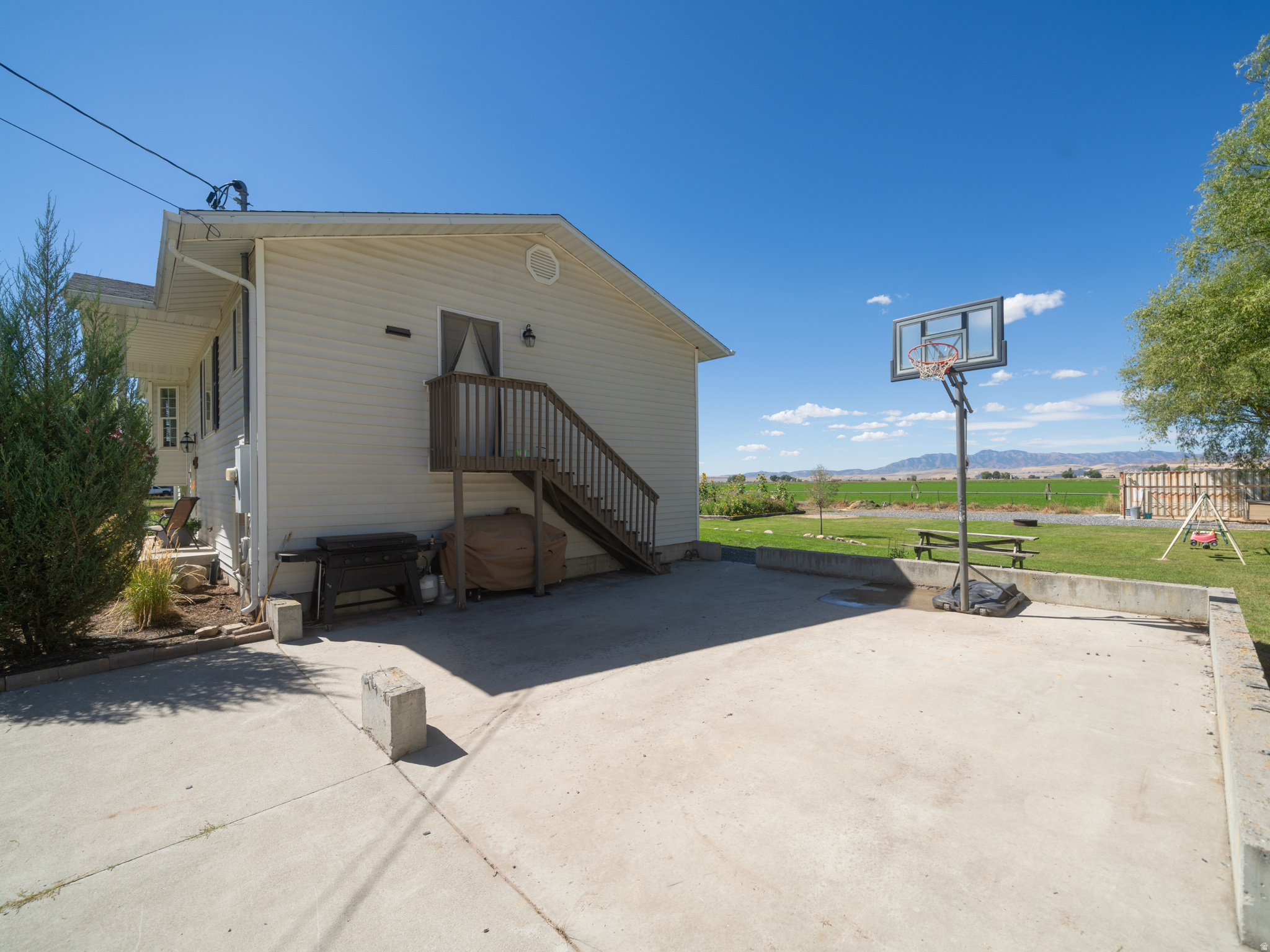 main property photo 47