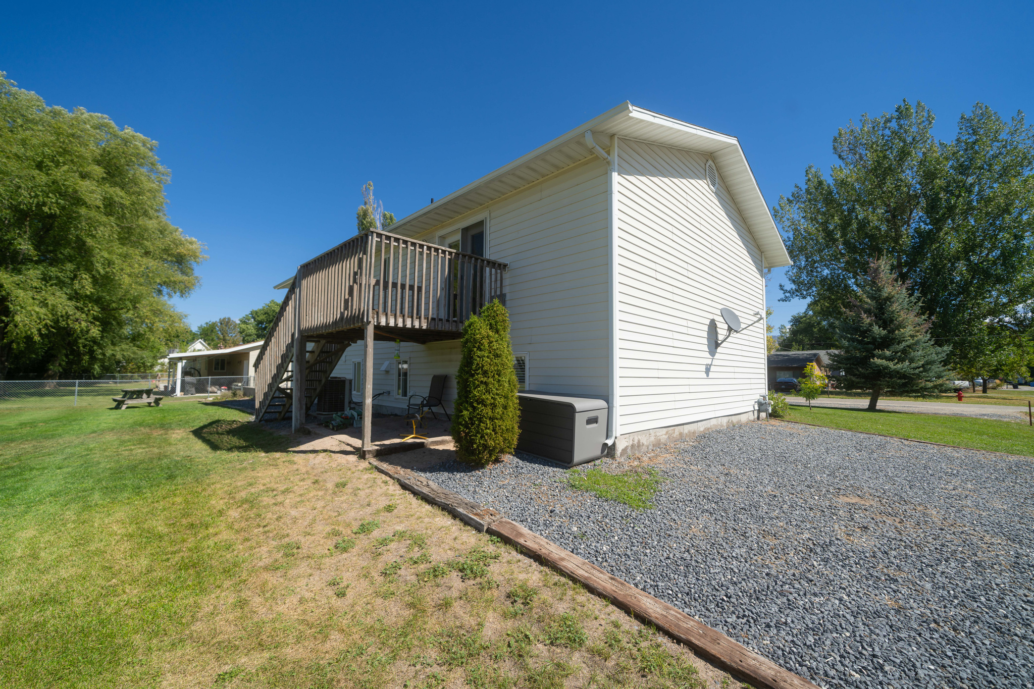 main property photo 50