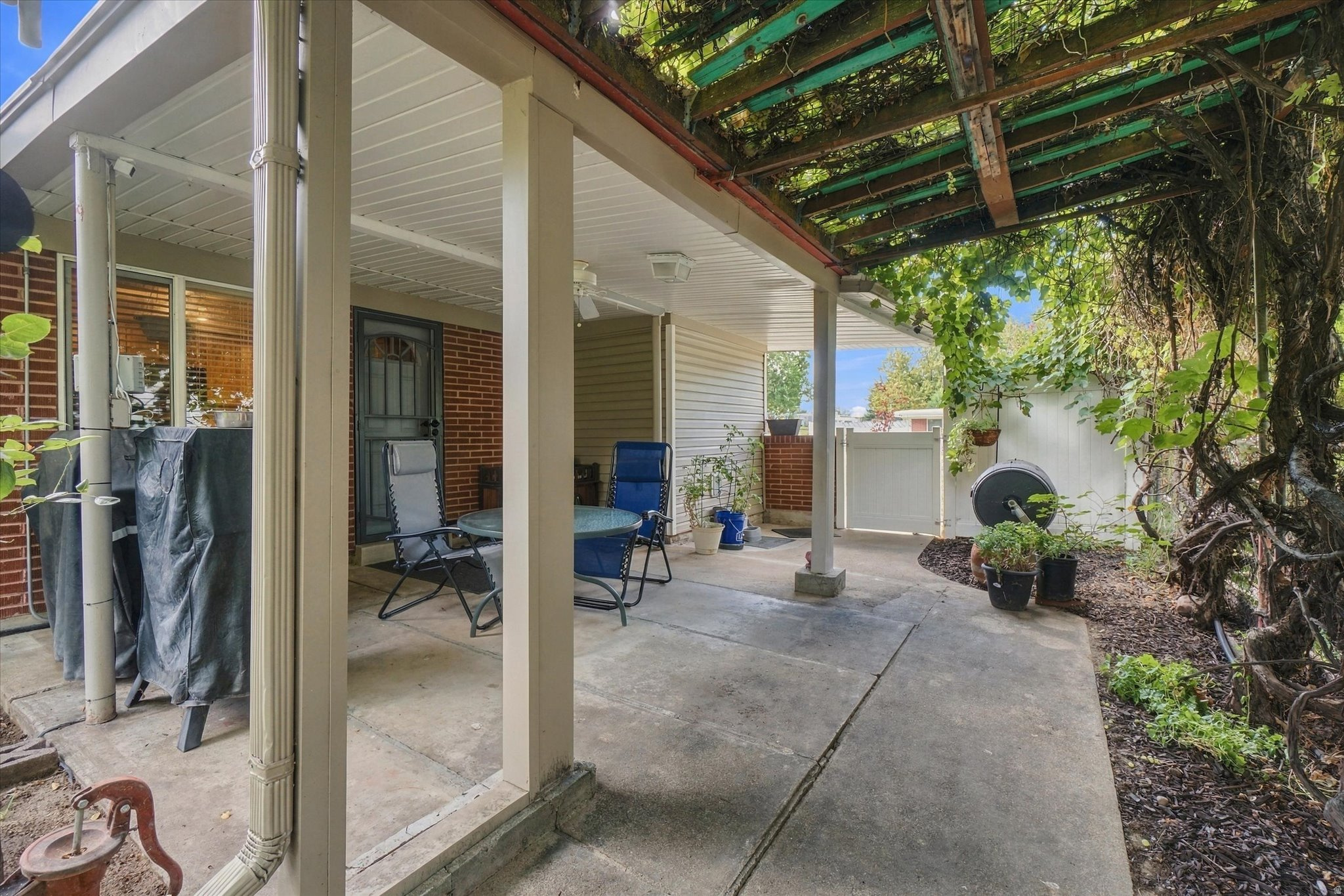 main property photo 23