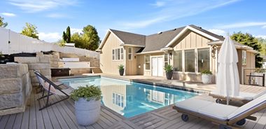image of property with 6 Bed | 4 Bath | 3,831 Sqft