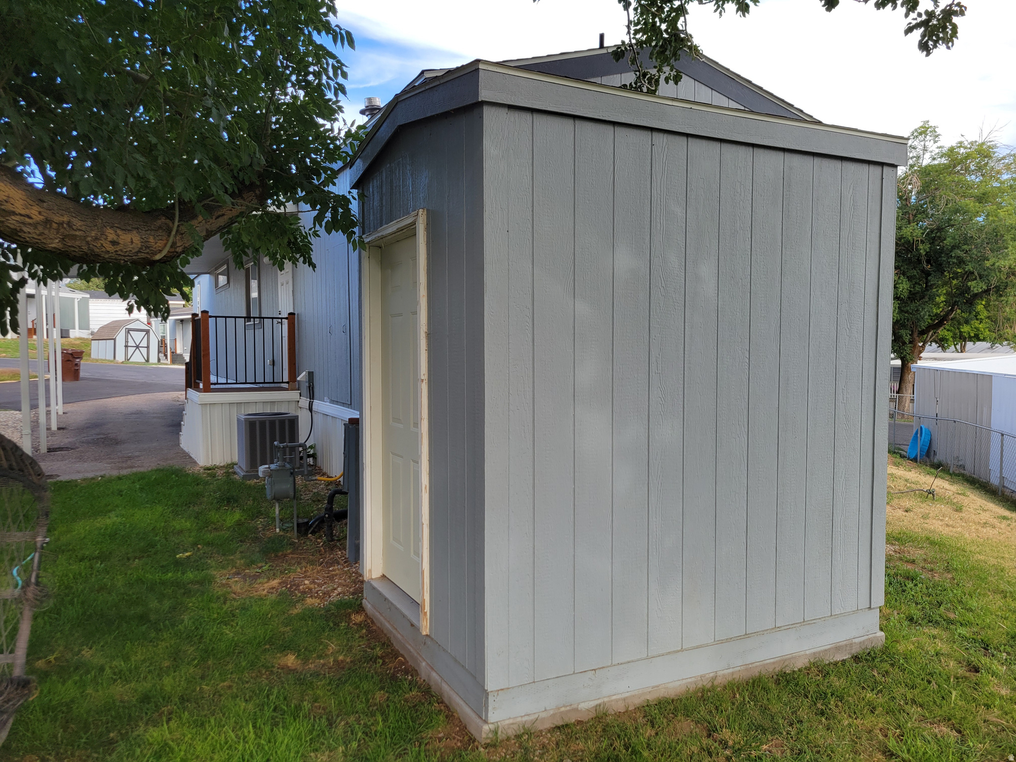 main property photo 17