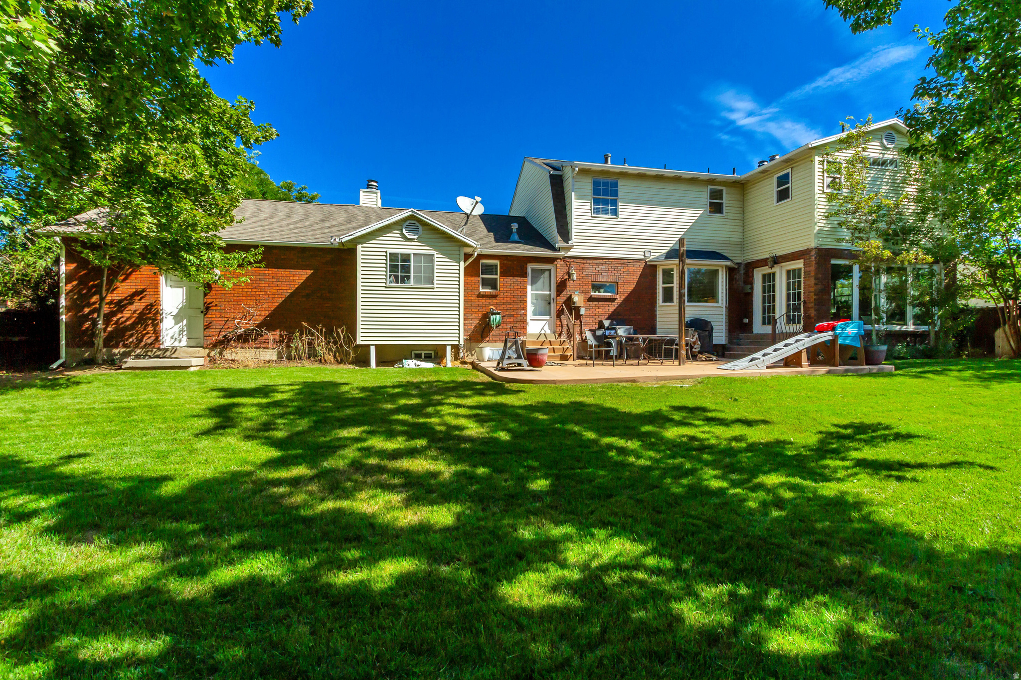 main property photo 50