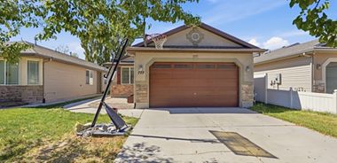 image of property with 3 Bed | 2 Bath | 1,237 Sqft