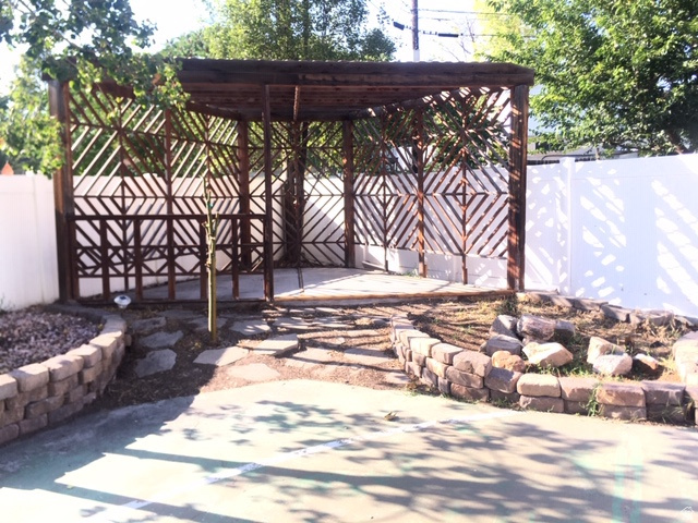 main property photo 18