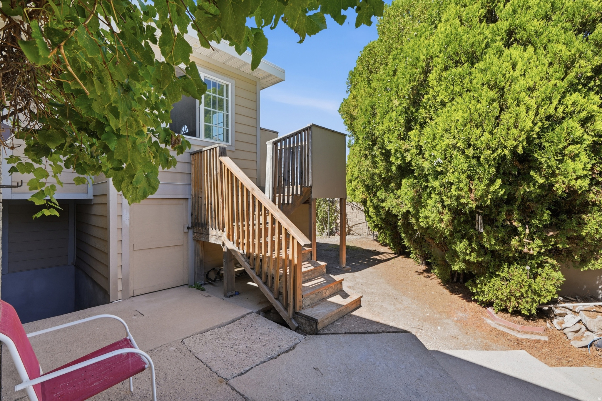 main property photo 40