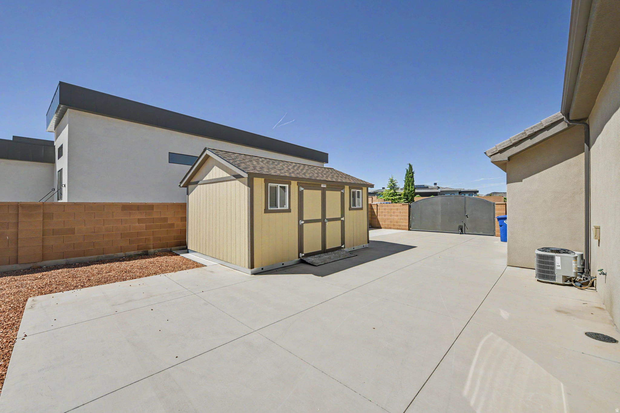 main property photo 25