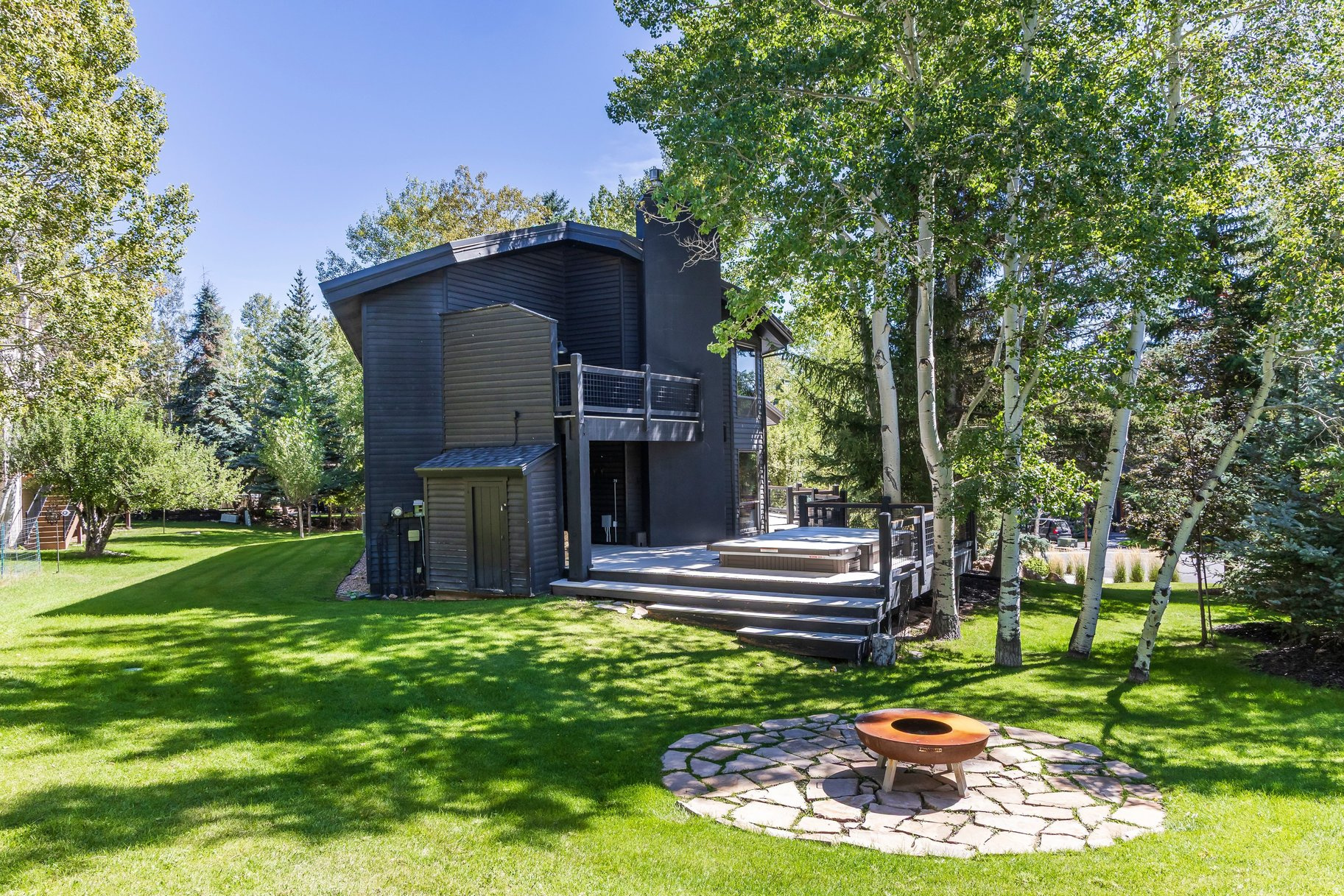 main property photo 45