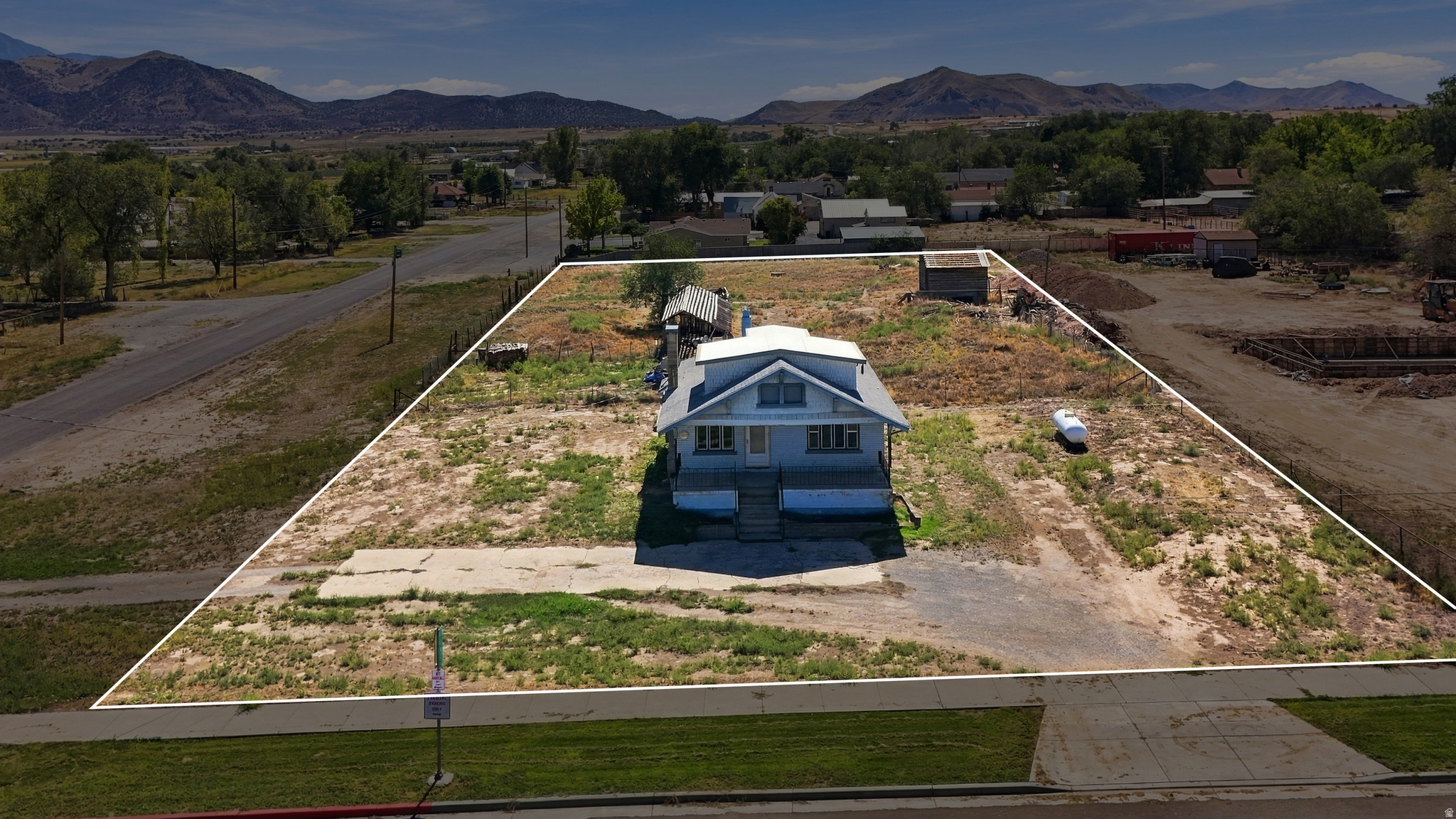 main property photo 9