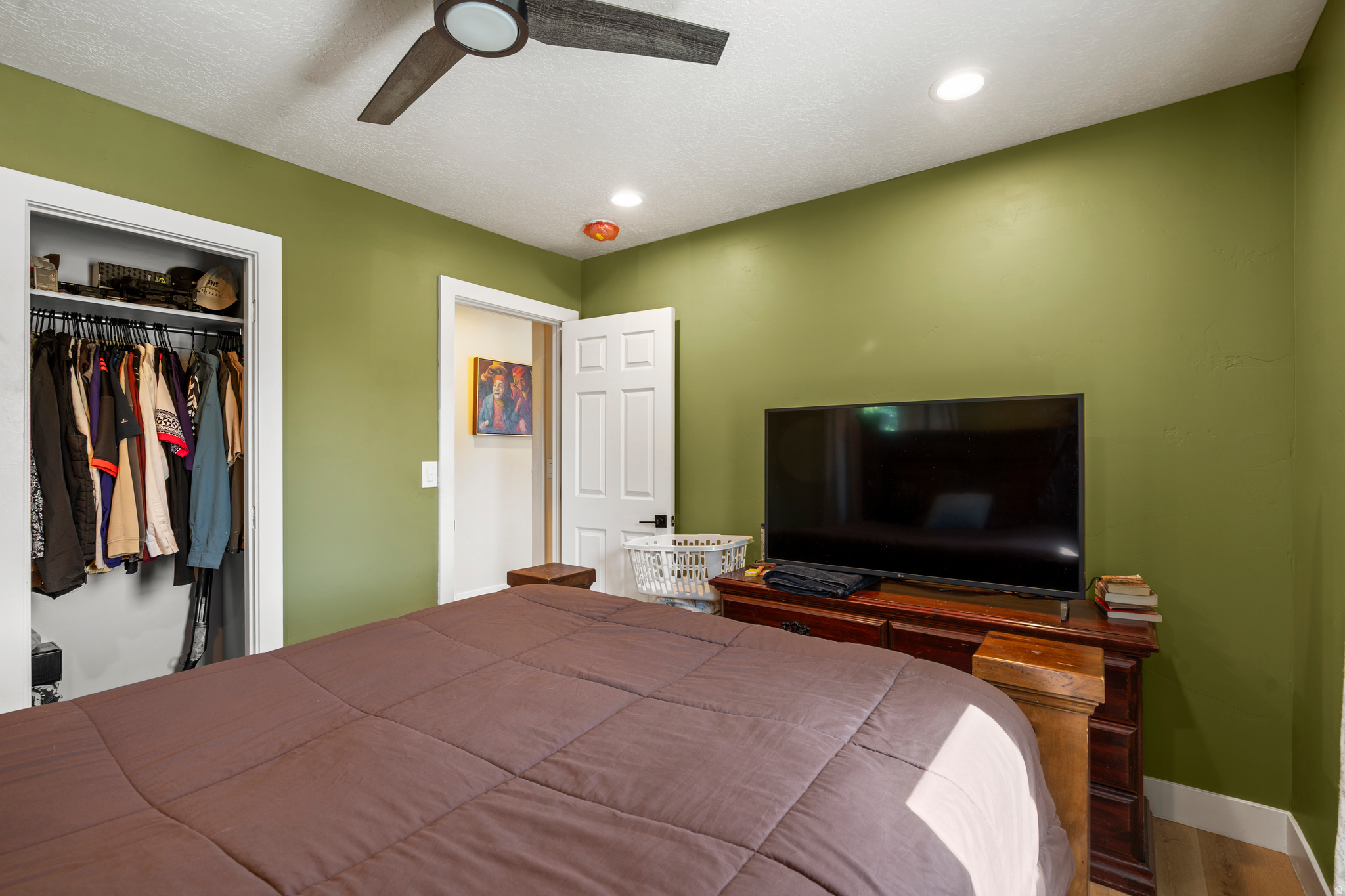 main property photo 16