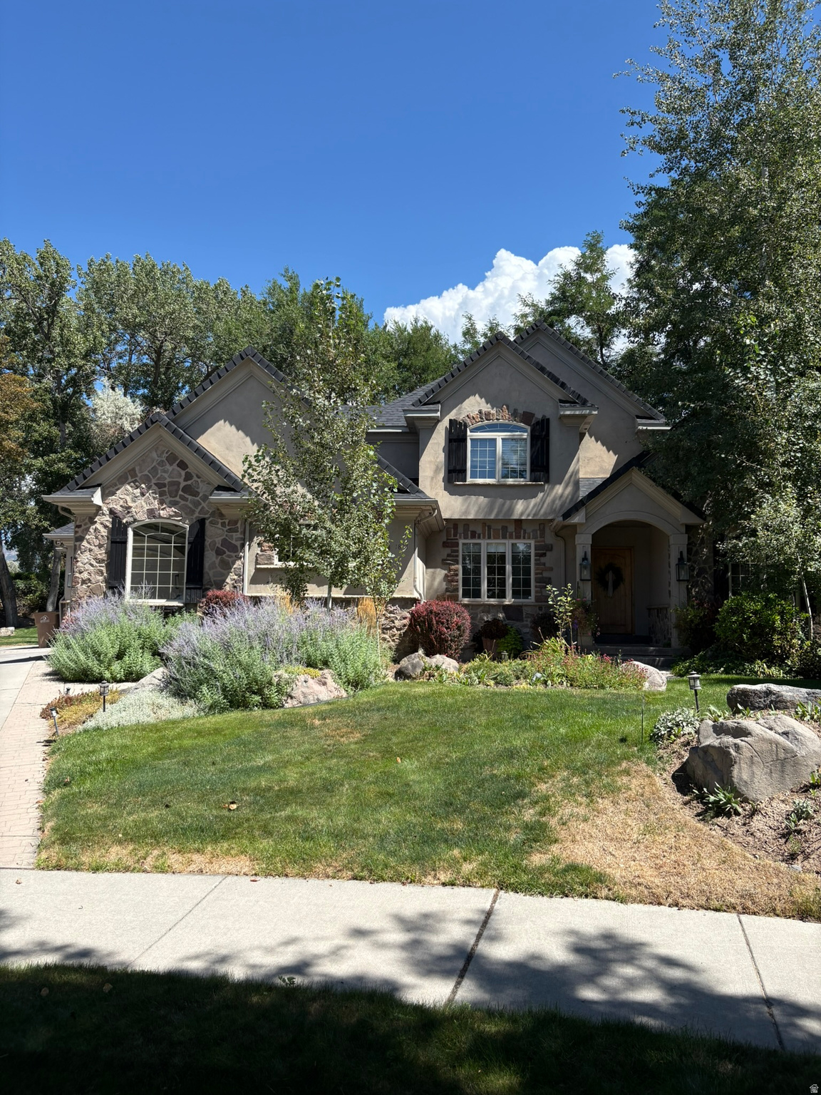 main property photo 0