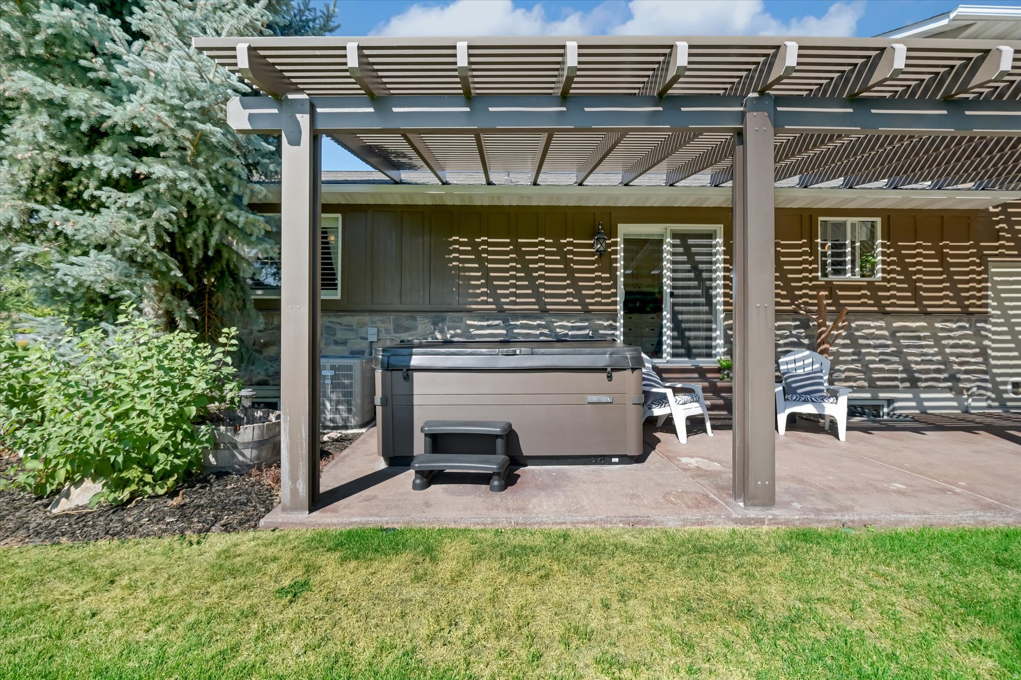 main property photo 34