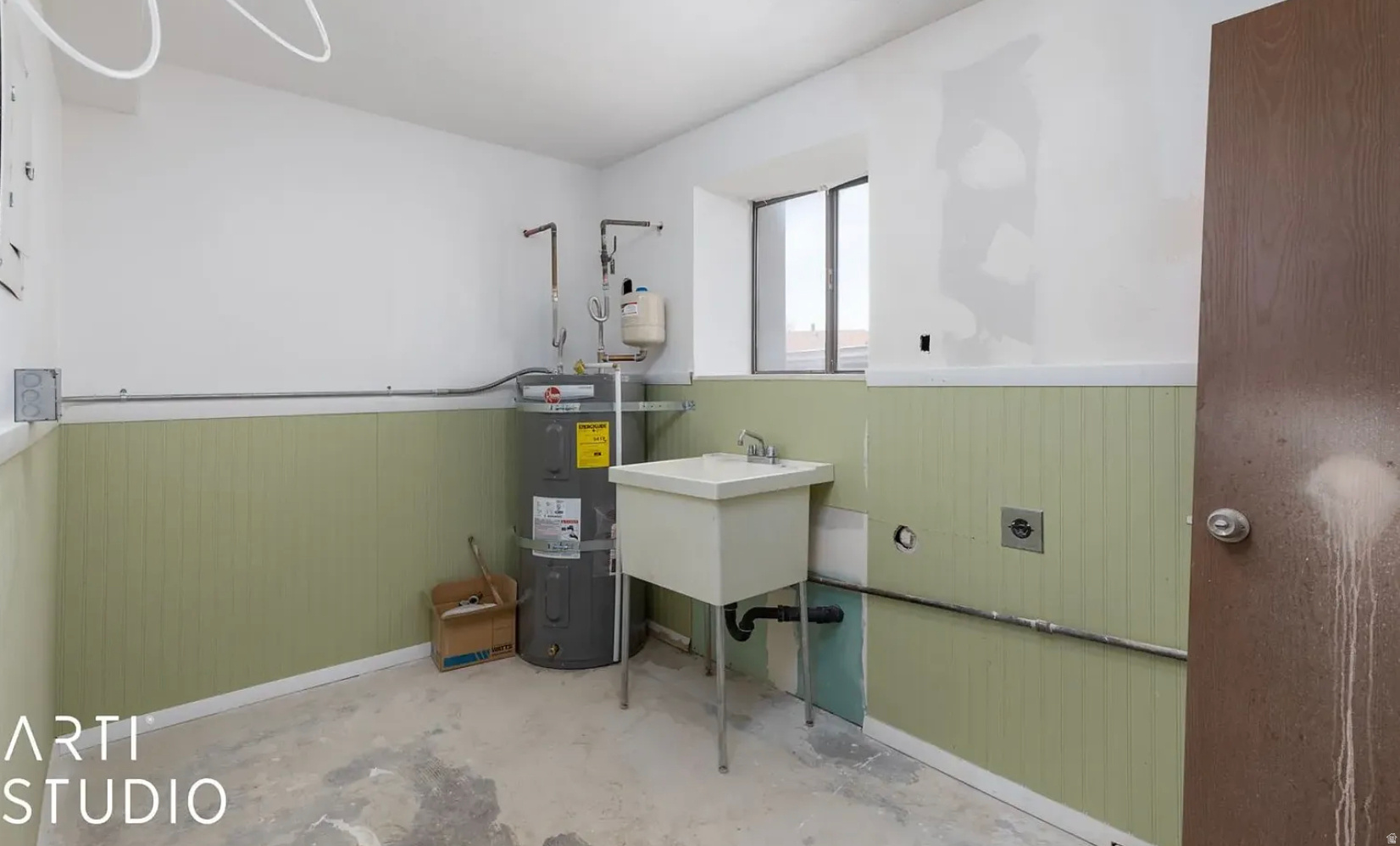 main property photo 9