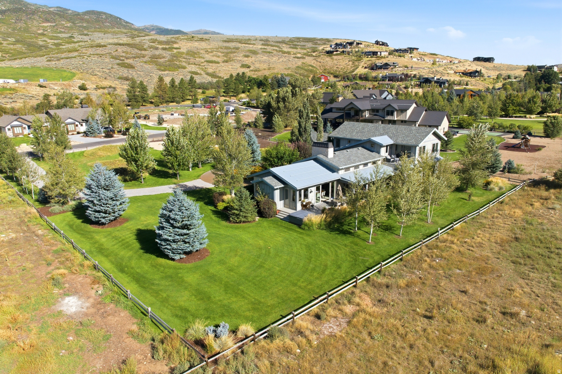main property photo 14