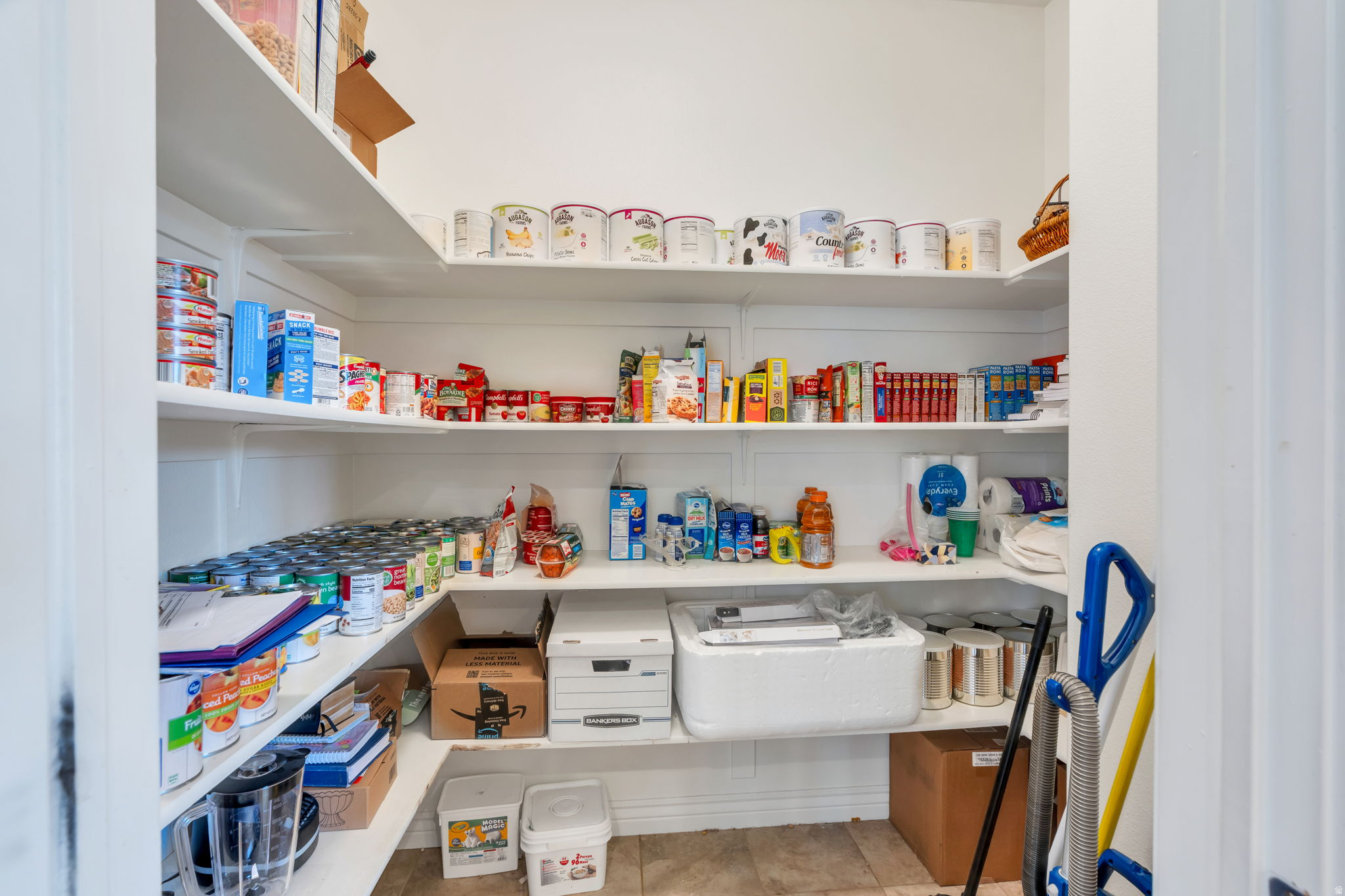 main property photo 9
