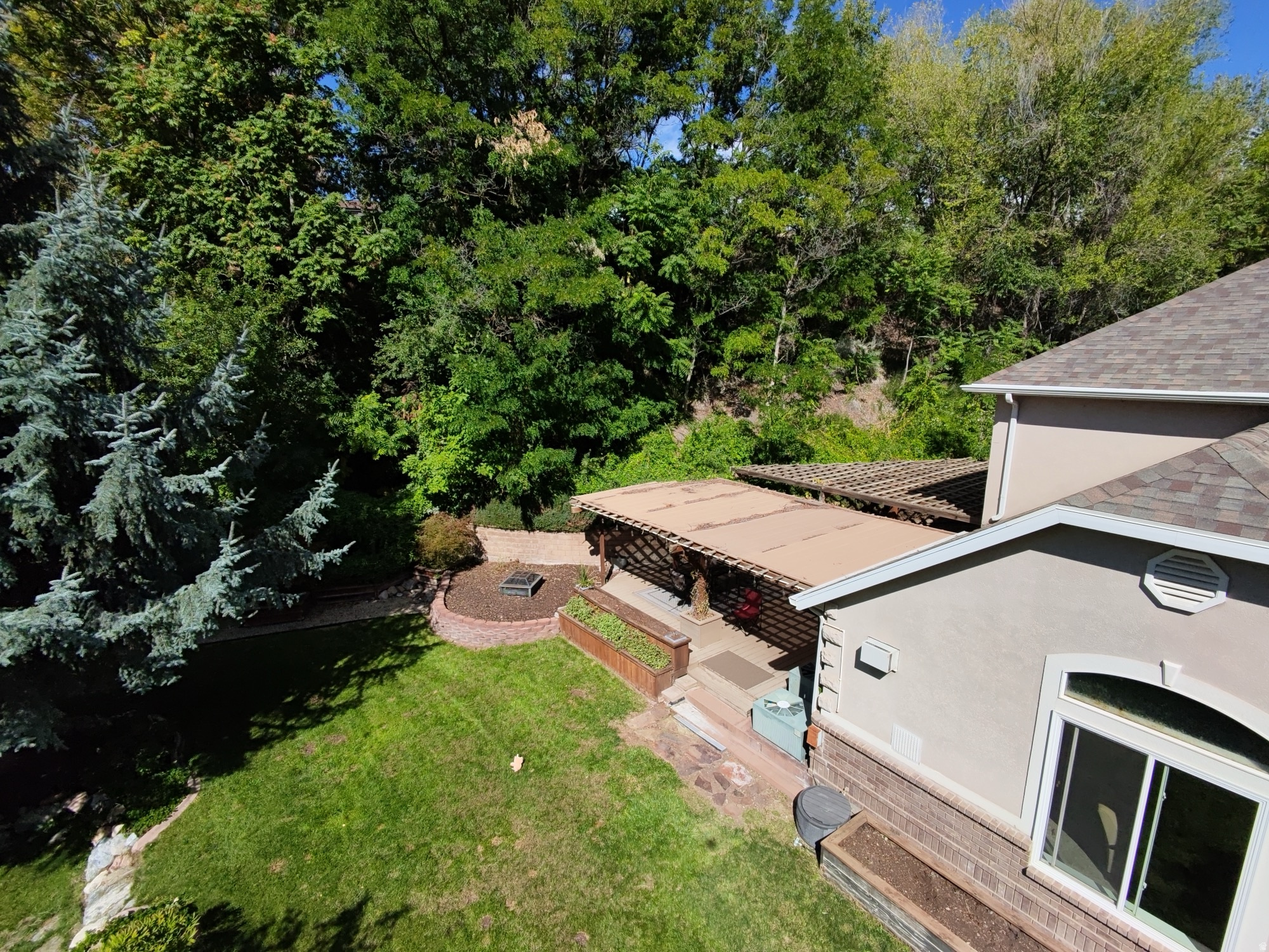 main property photo 16
