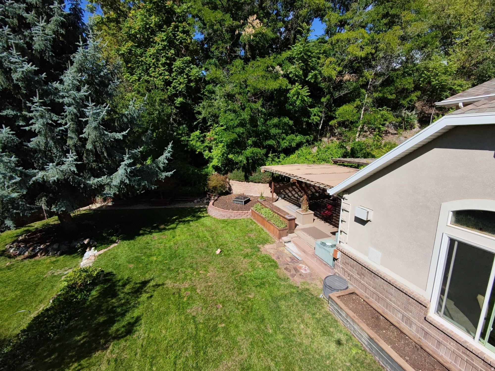 main property photo 18