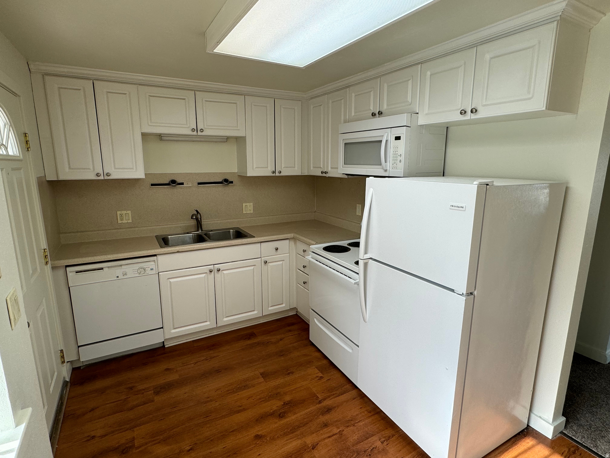 main property photo 7