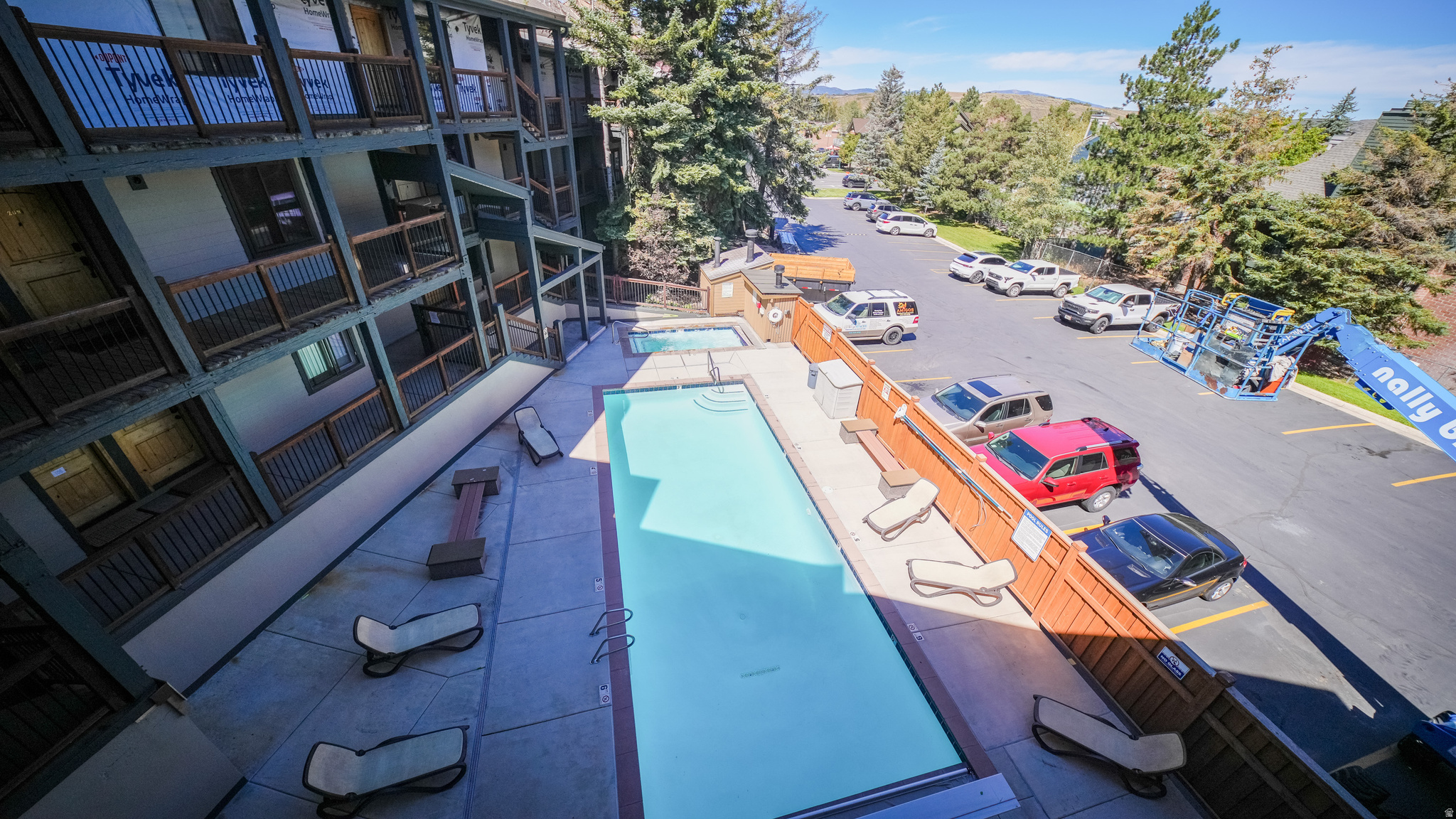 main property photo 19