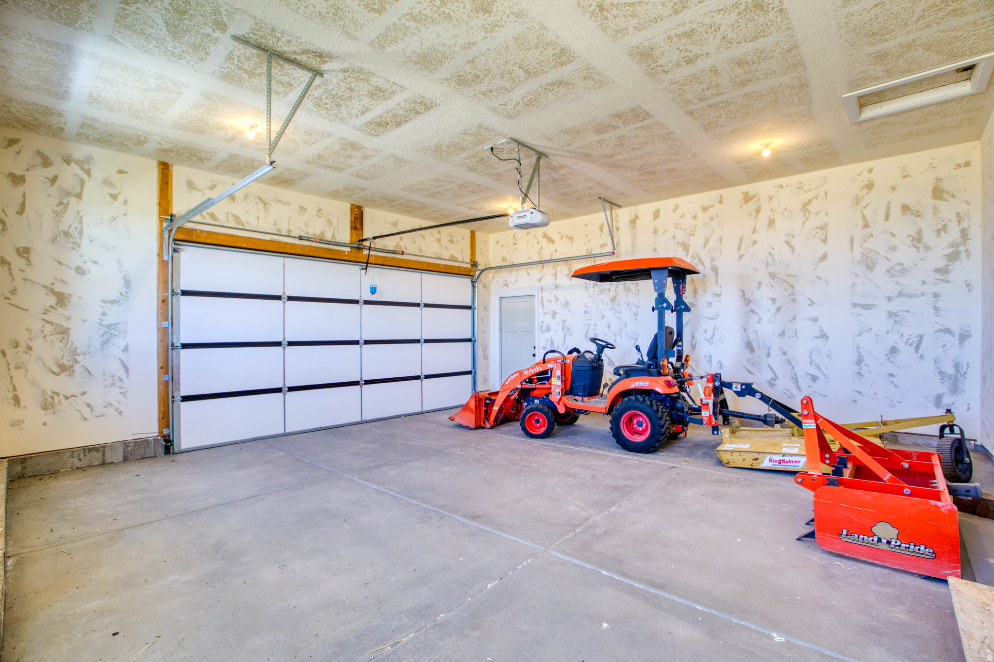 main property photo 47