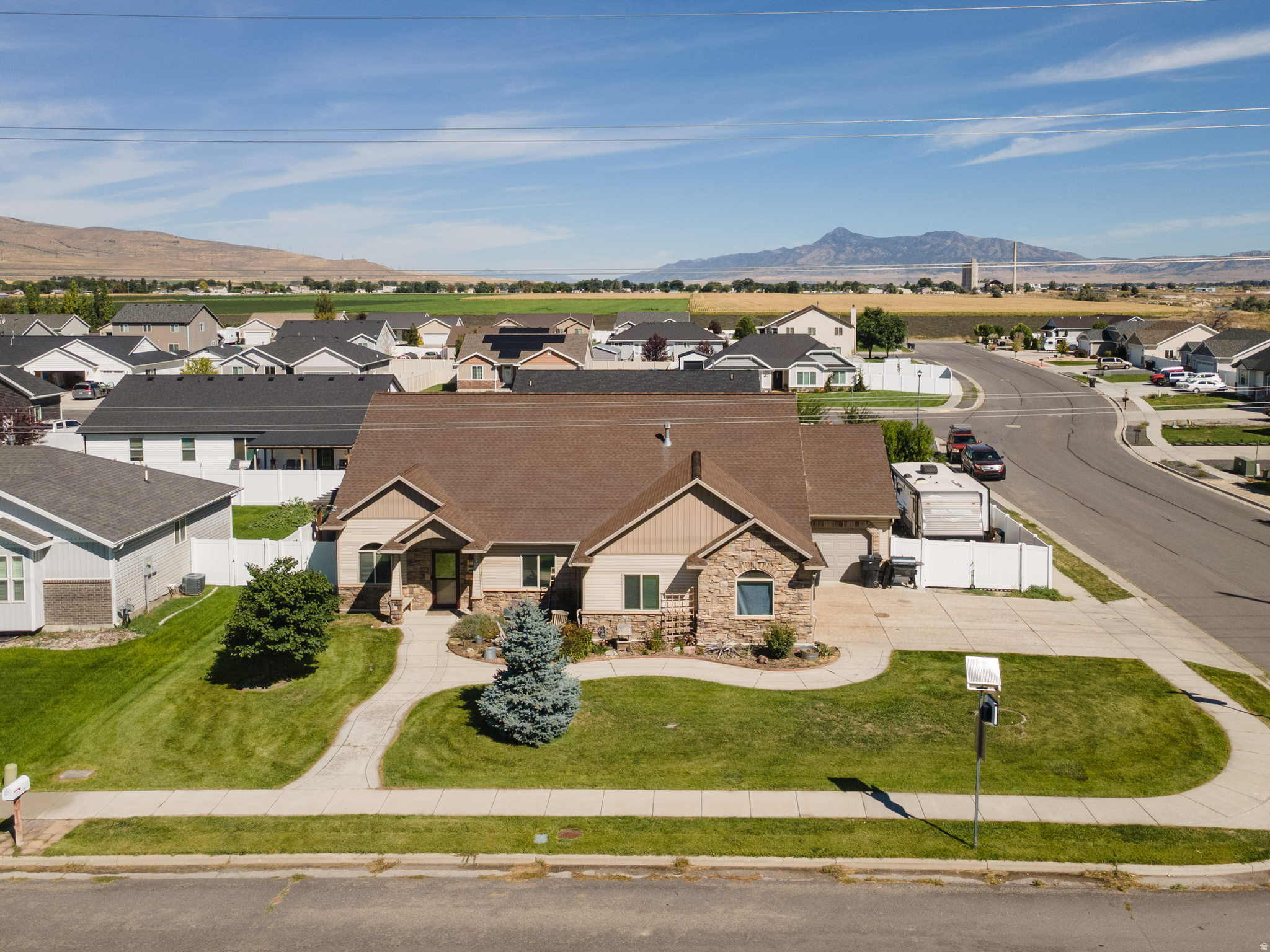 main property photo 15