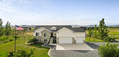 image of property with 4 Bed | 4 Bath | 3,367 Sqft