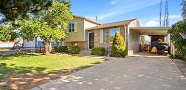 image of property with 3 Bed | 2 Bath | 1,255 Sqft
